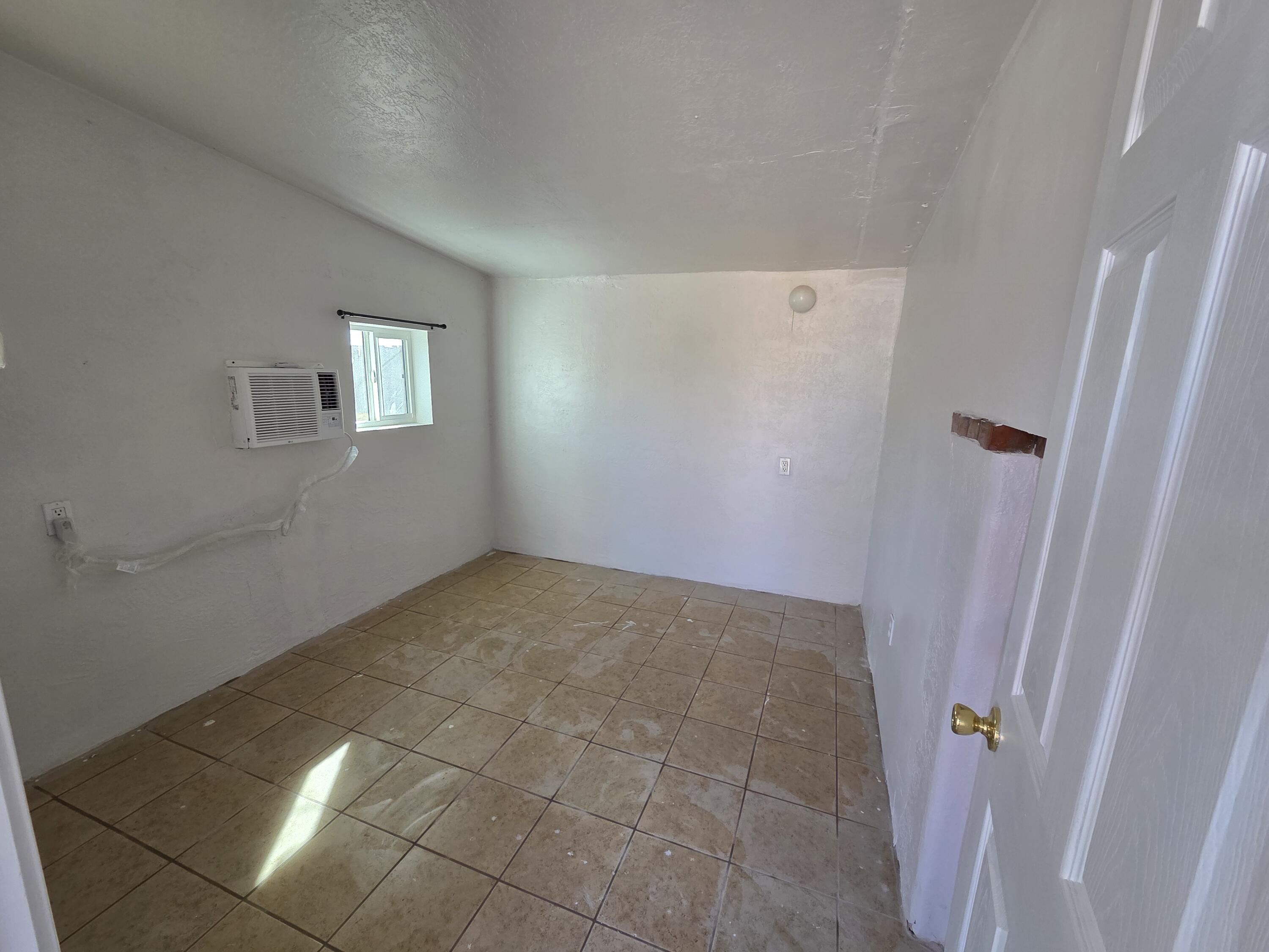 Photo 10 — 207-213 Alcazar Street NE