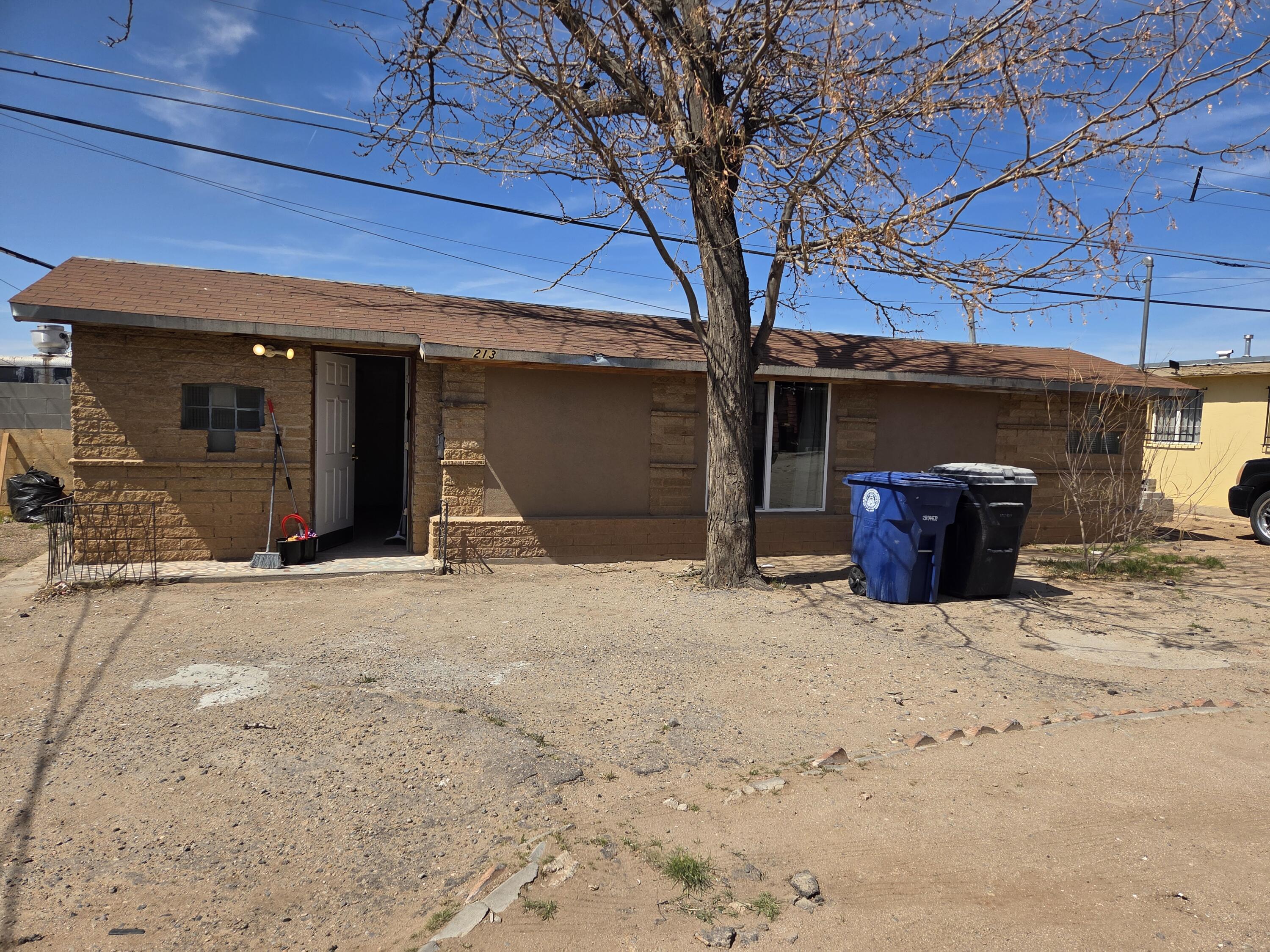 Photo 4 — 207-213 Alcazar Street NE