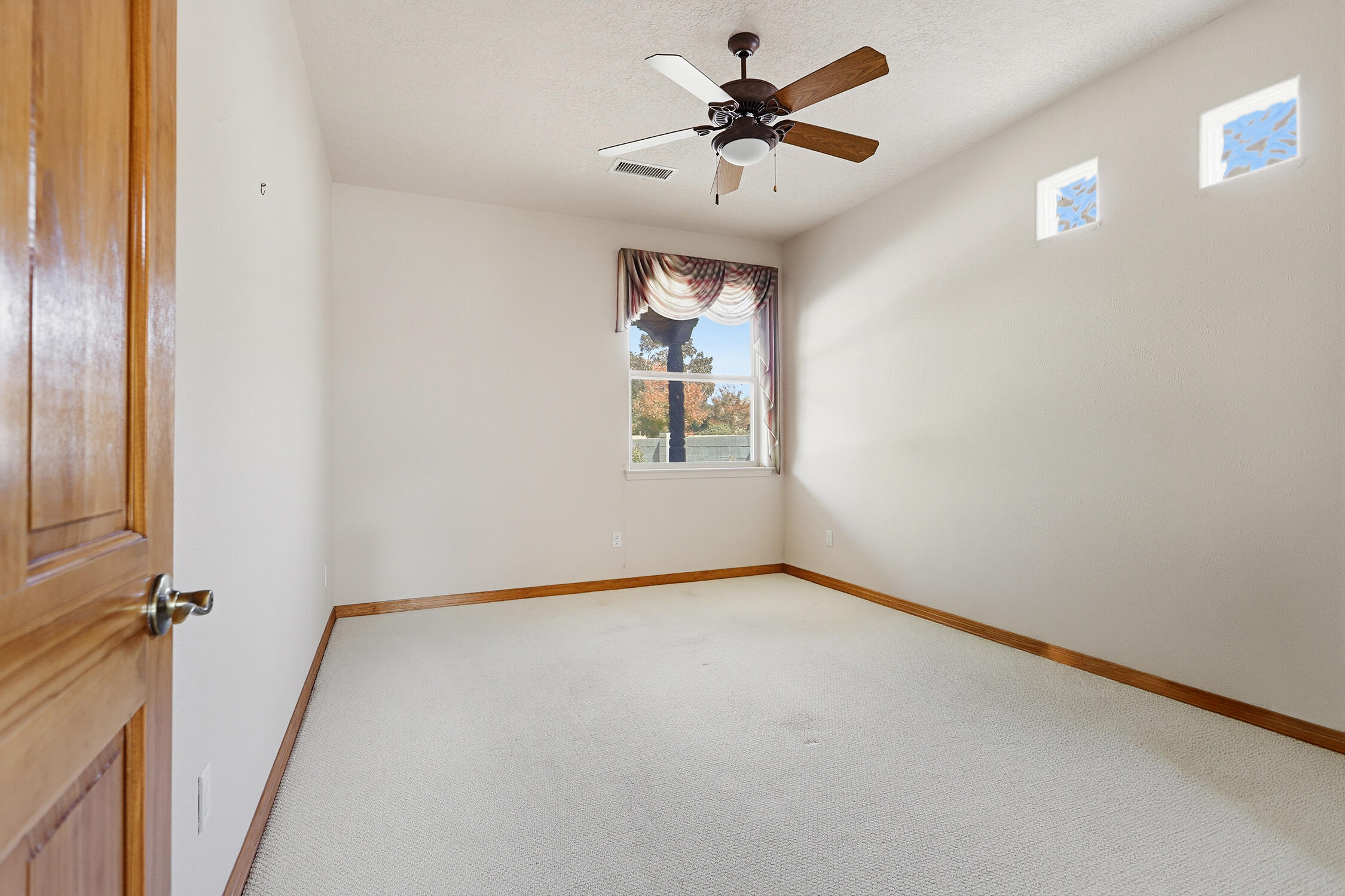 Photo 13 — 3945 Augusta Drive SE