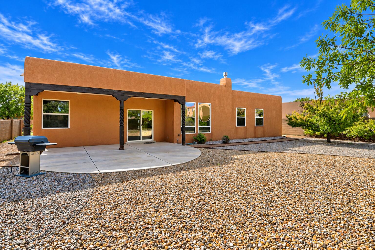Photo 10 — 3945 Augusta Drive SE