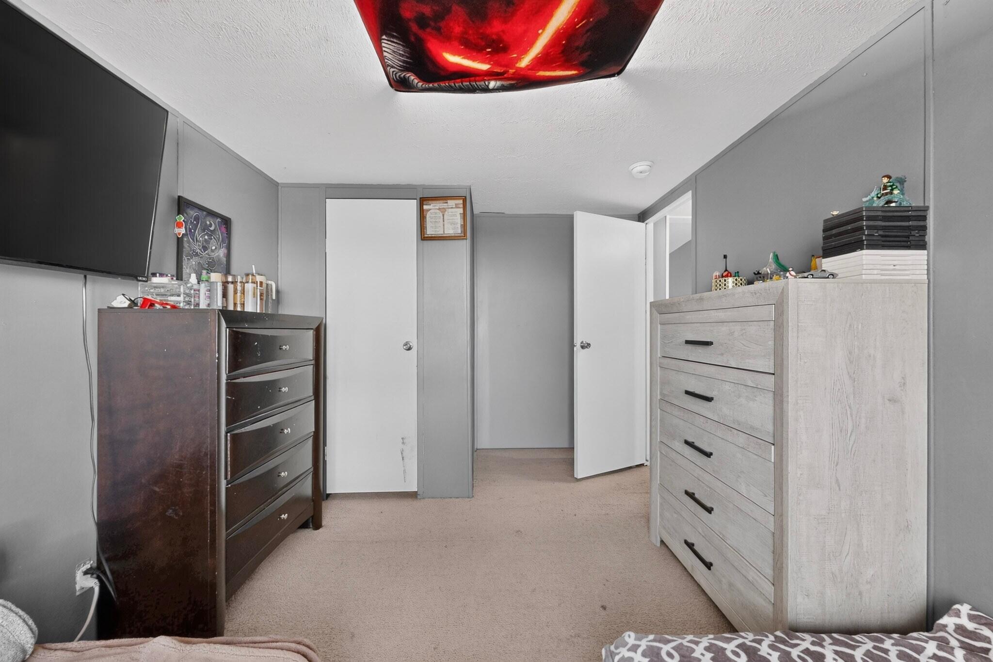 Photo 17 — 6504 Kelly Avenue NE