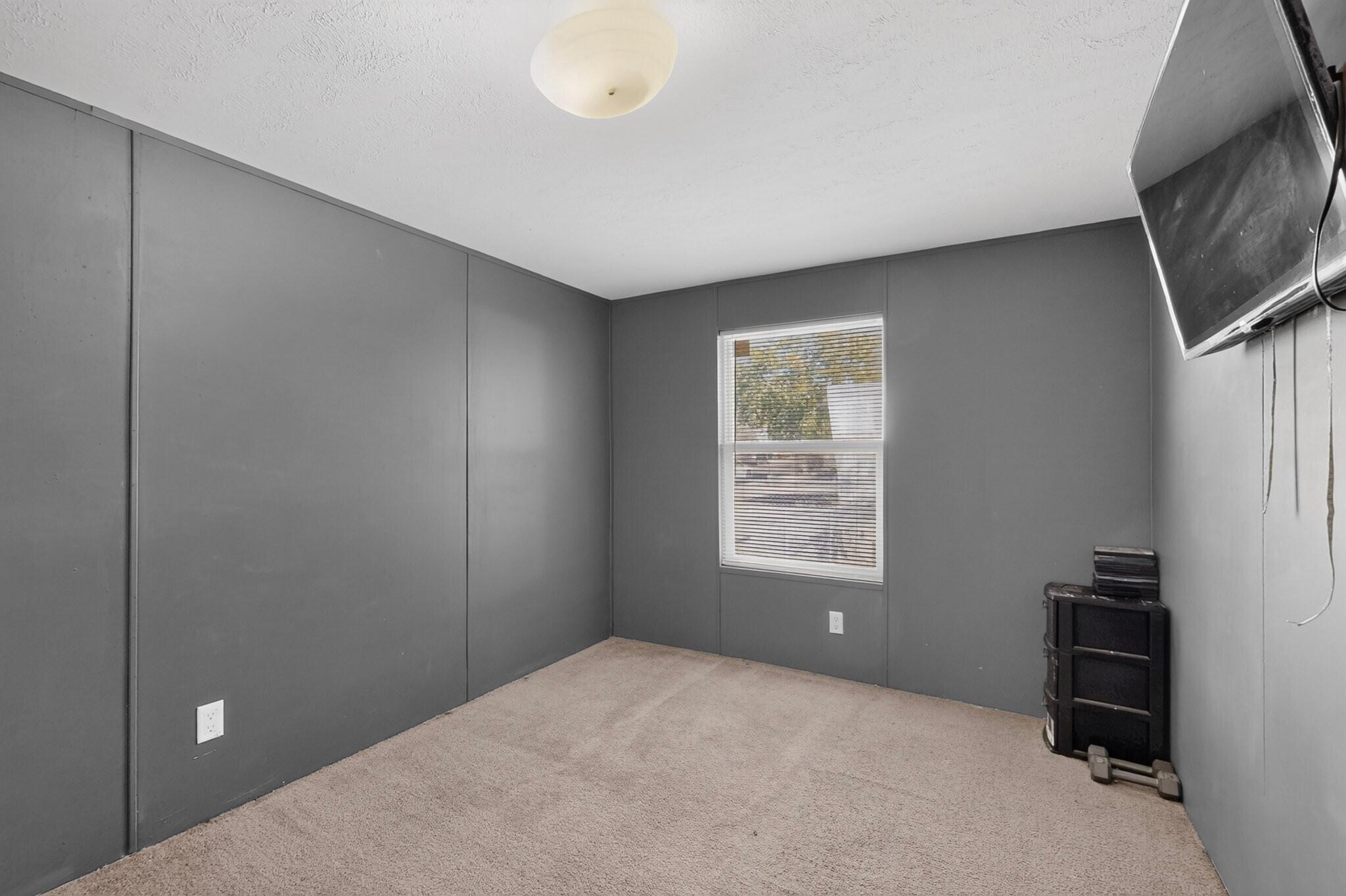 Photo 11 — 6504 Kelly Avenue NE