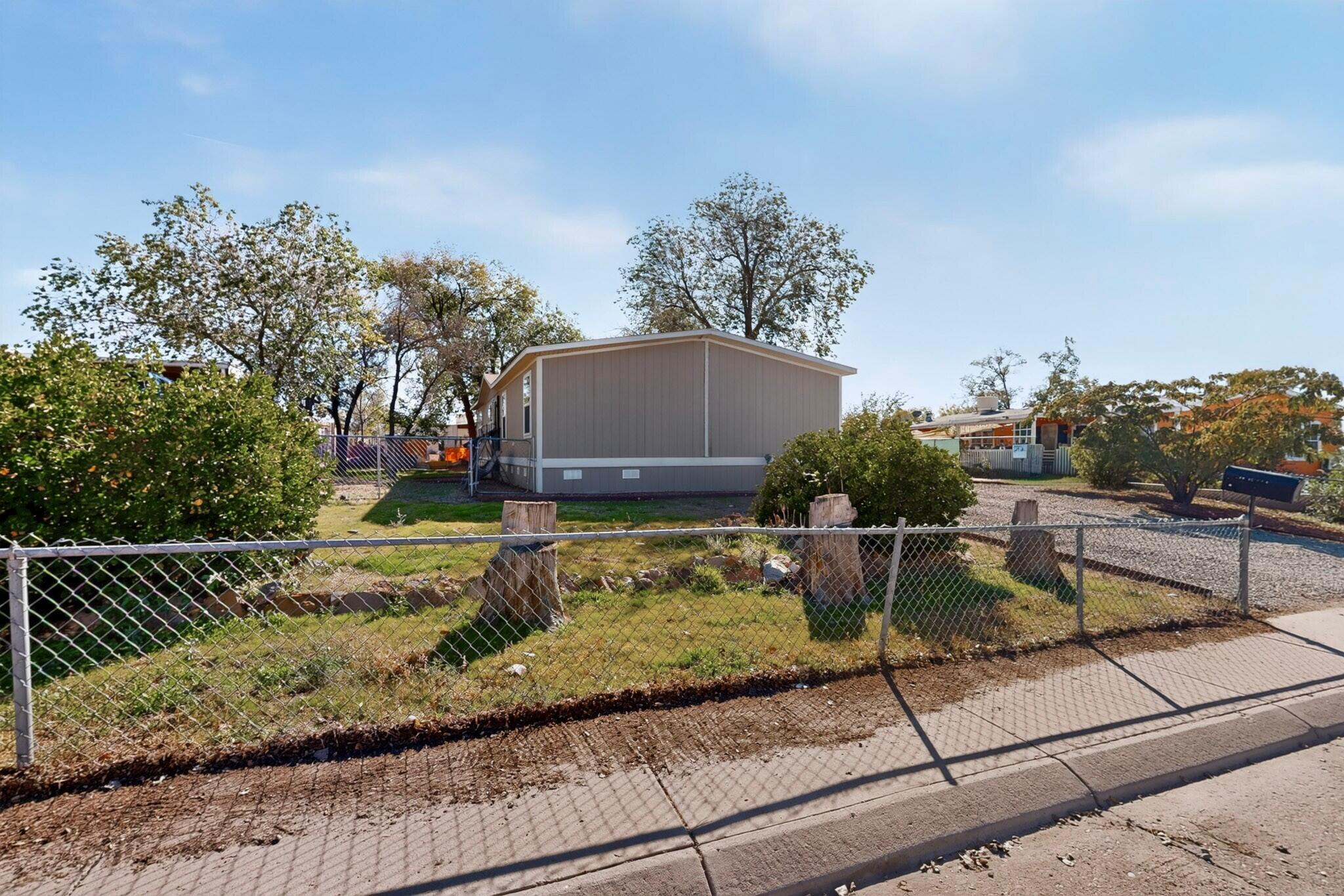 Photo 3 — 6504 Kelly Avenue NE