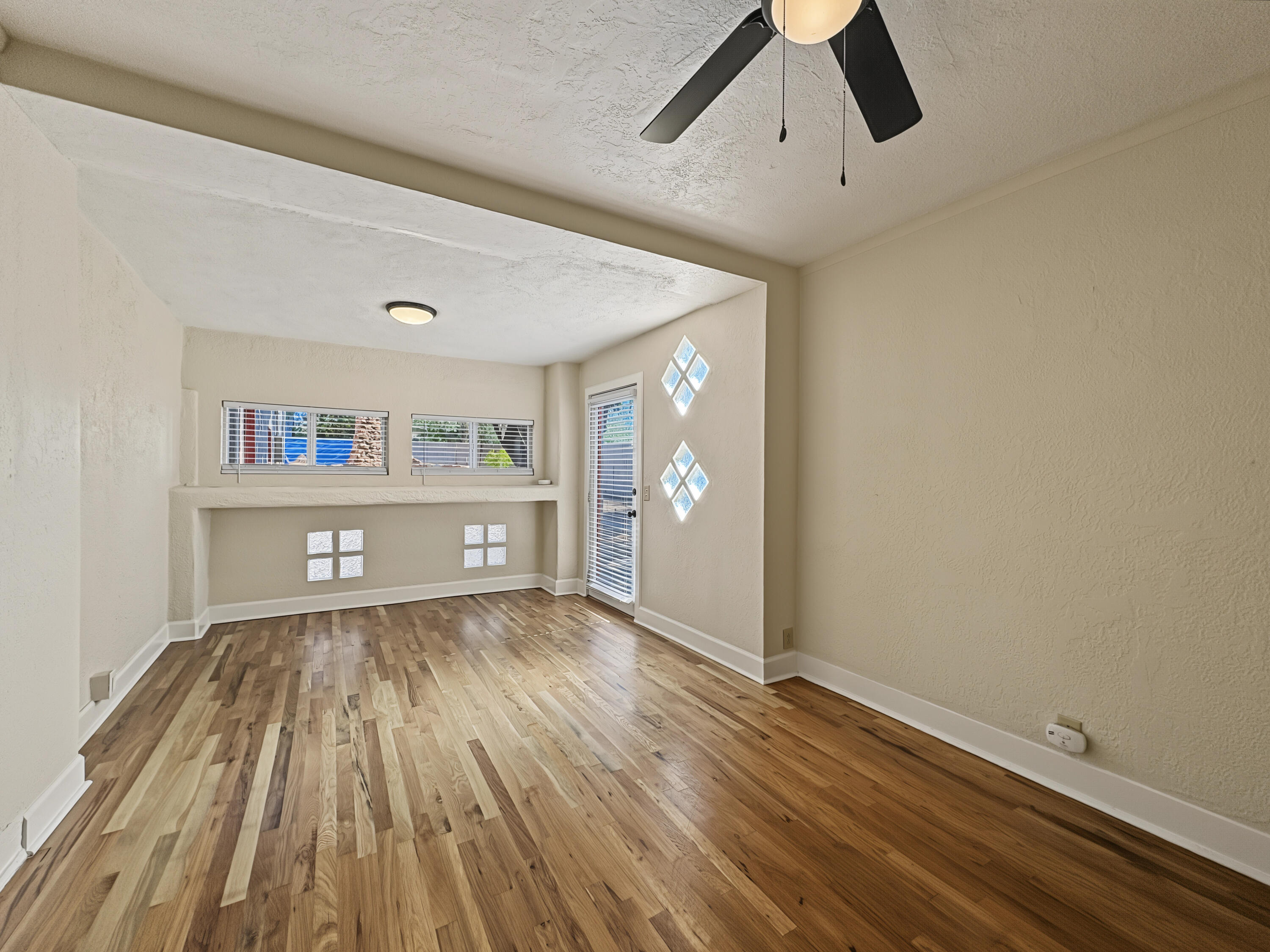 Photo 10 — 3503 Berkeley Place NE