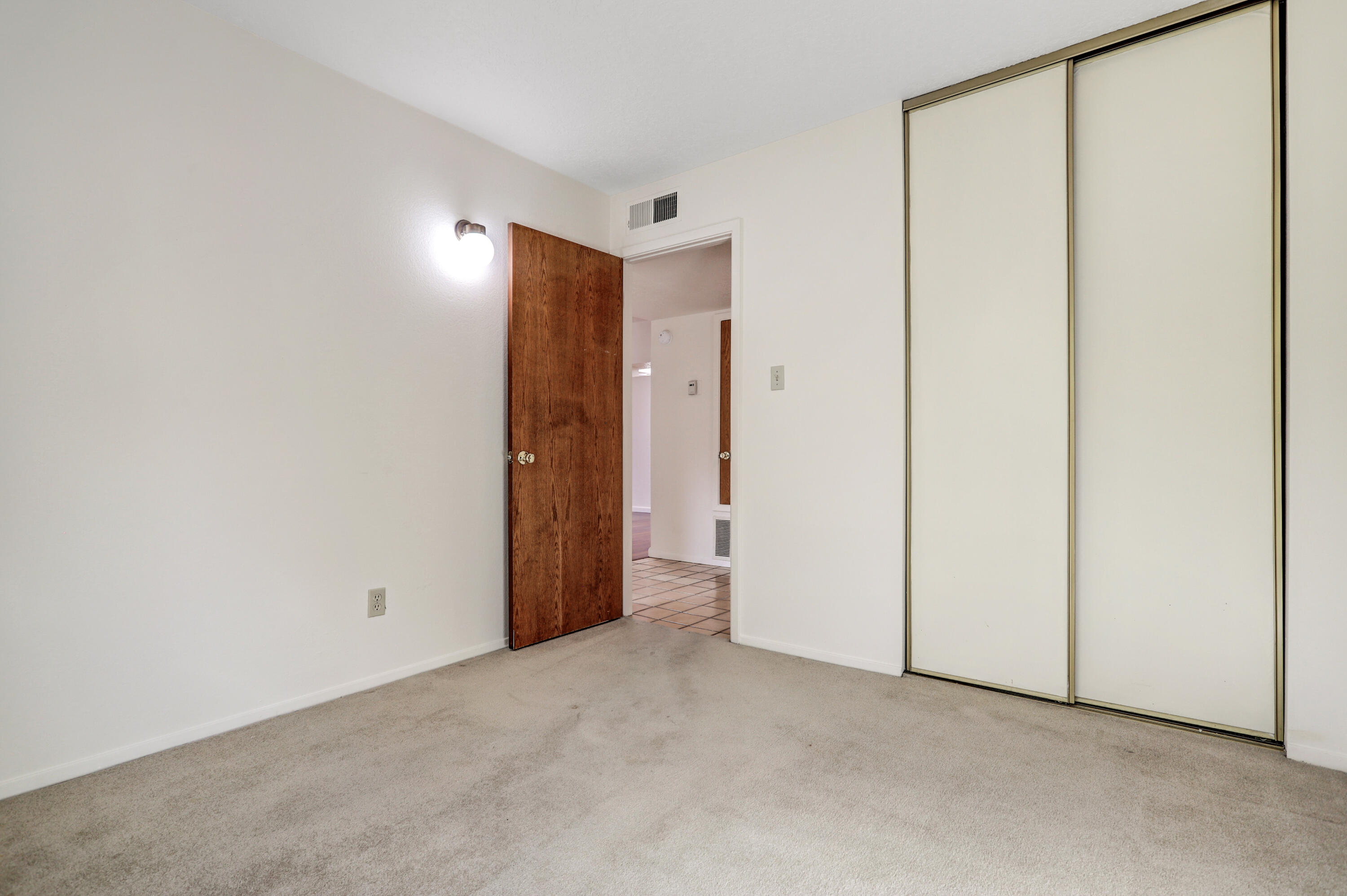Photo 14 — 7212 Leslynne Drive NE