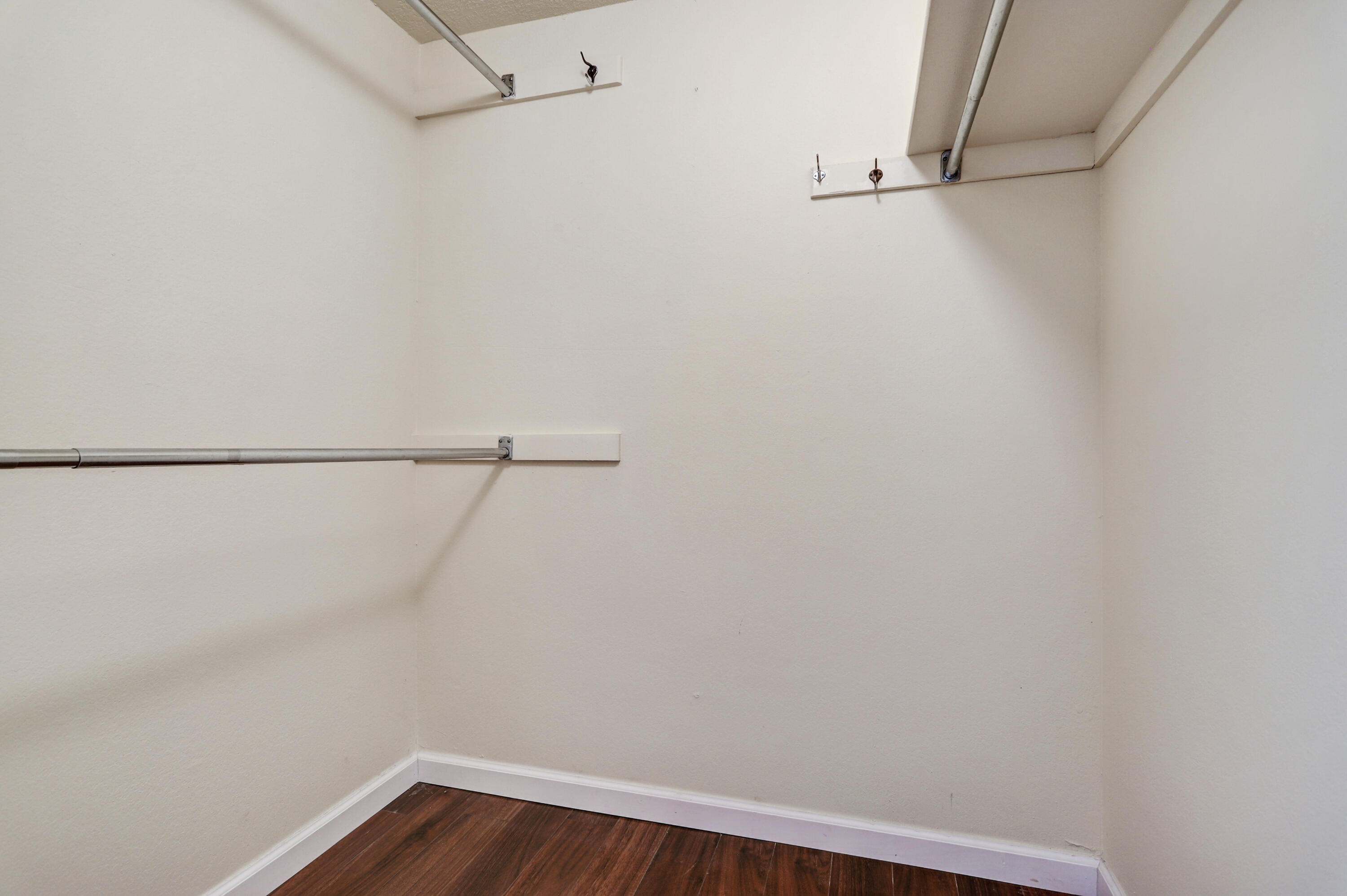 Photo 7 — 7212 Leslynne Drive NE