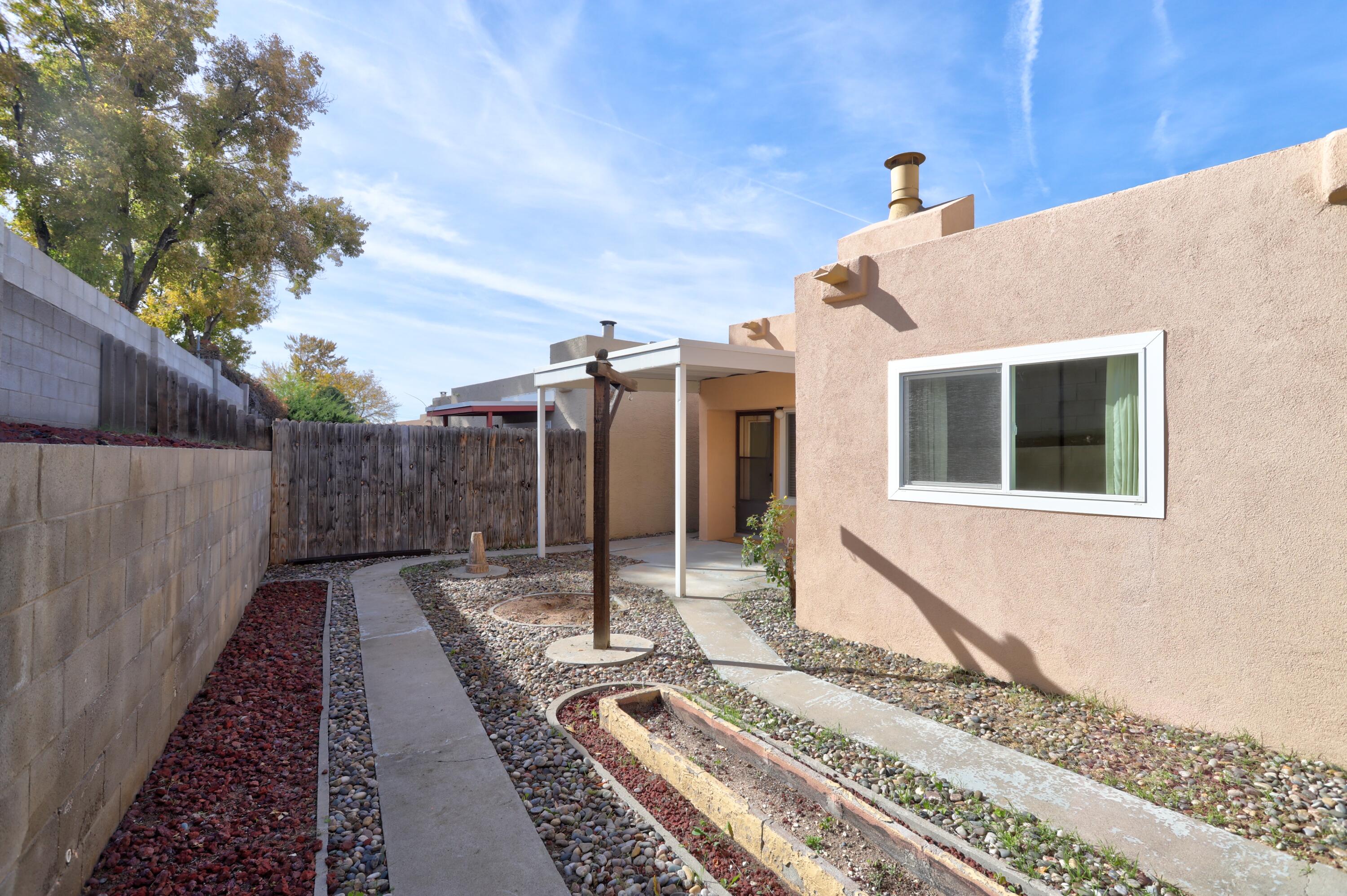 Photo 4 — 7212 Leslynne Drive NE