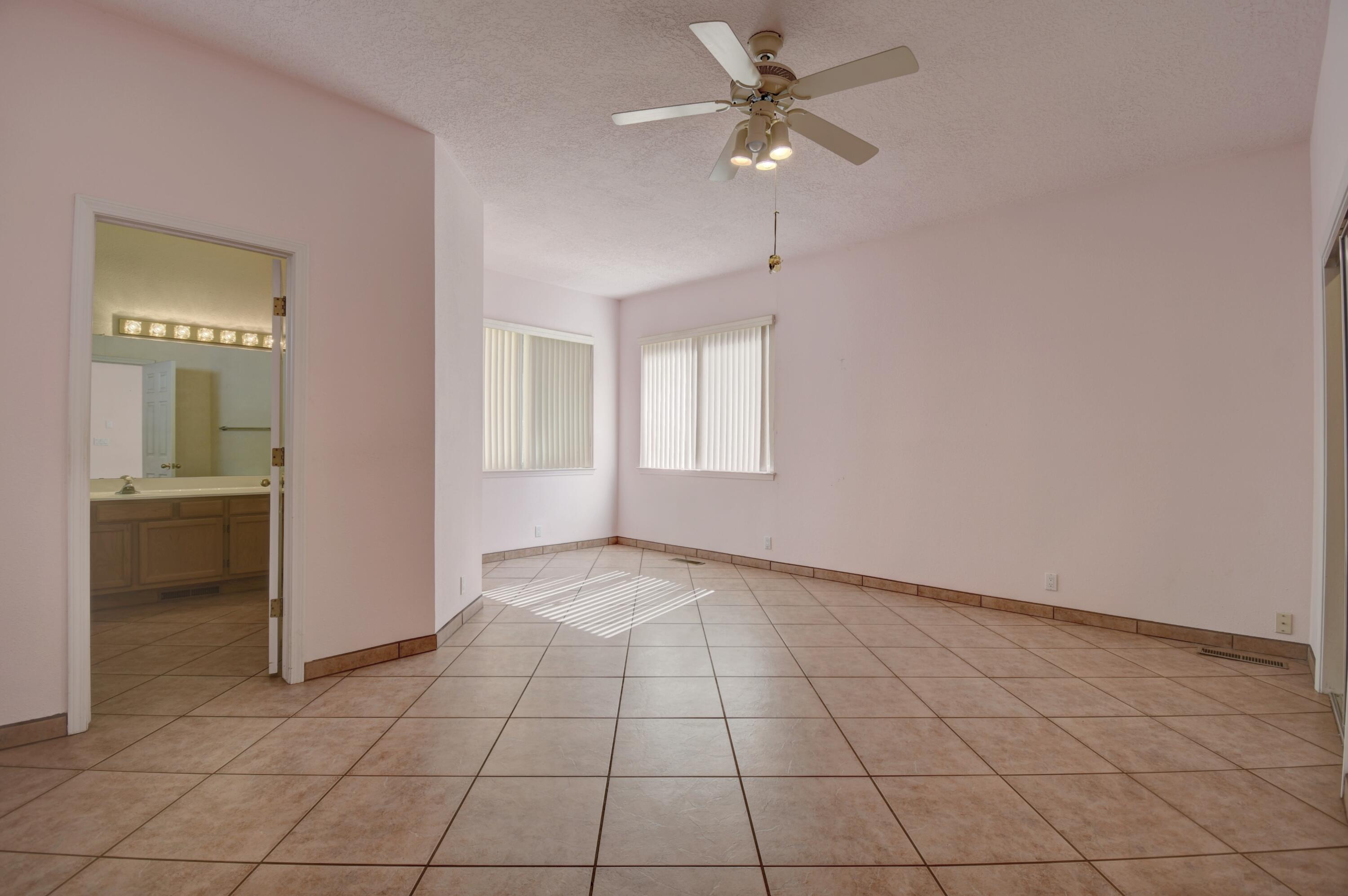 Photo 12 — 11936 Oryx Place NE