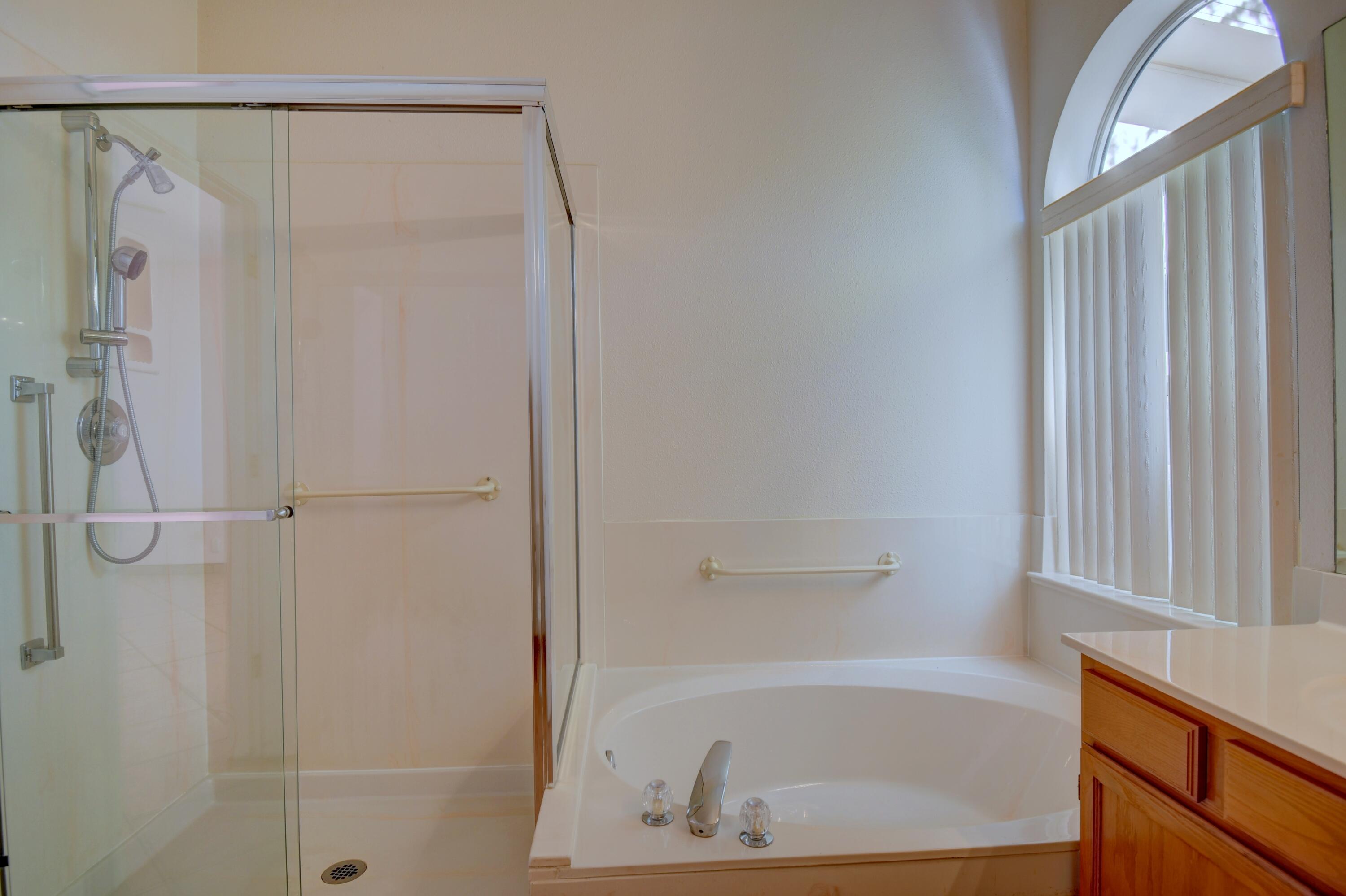 Photo 9 — 11936 Oryx Place NE