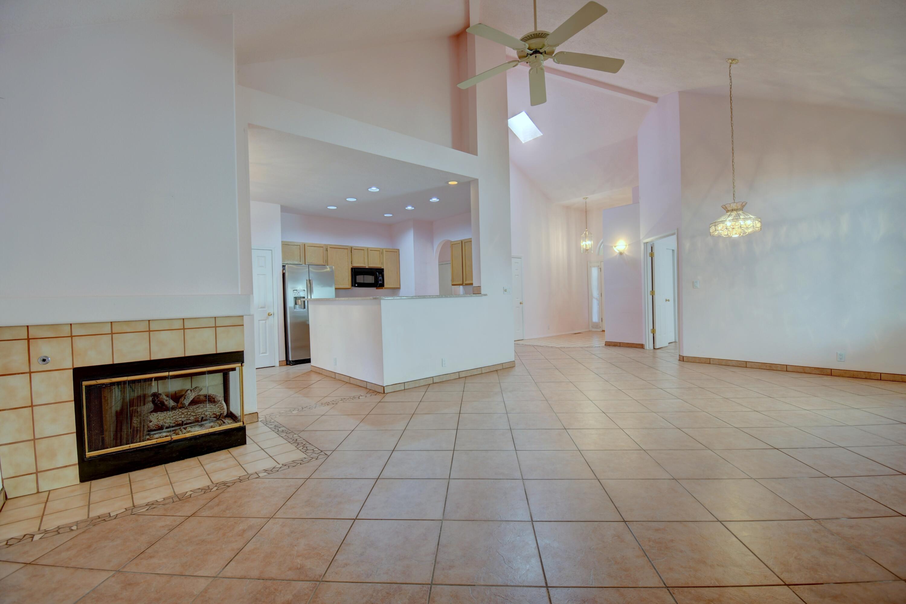 Photo 19 — 11936 Oryx Place NE