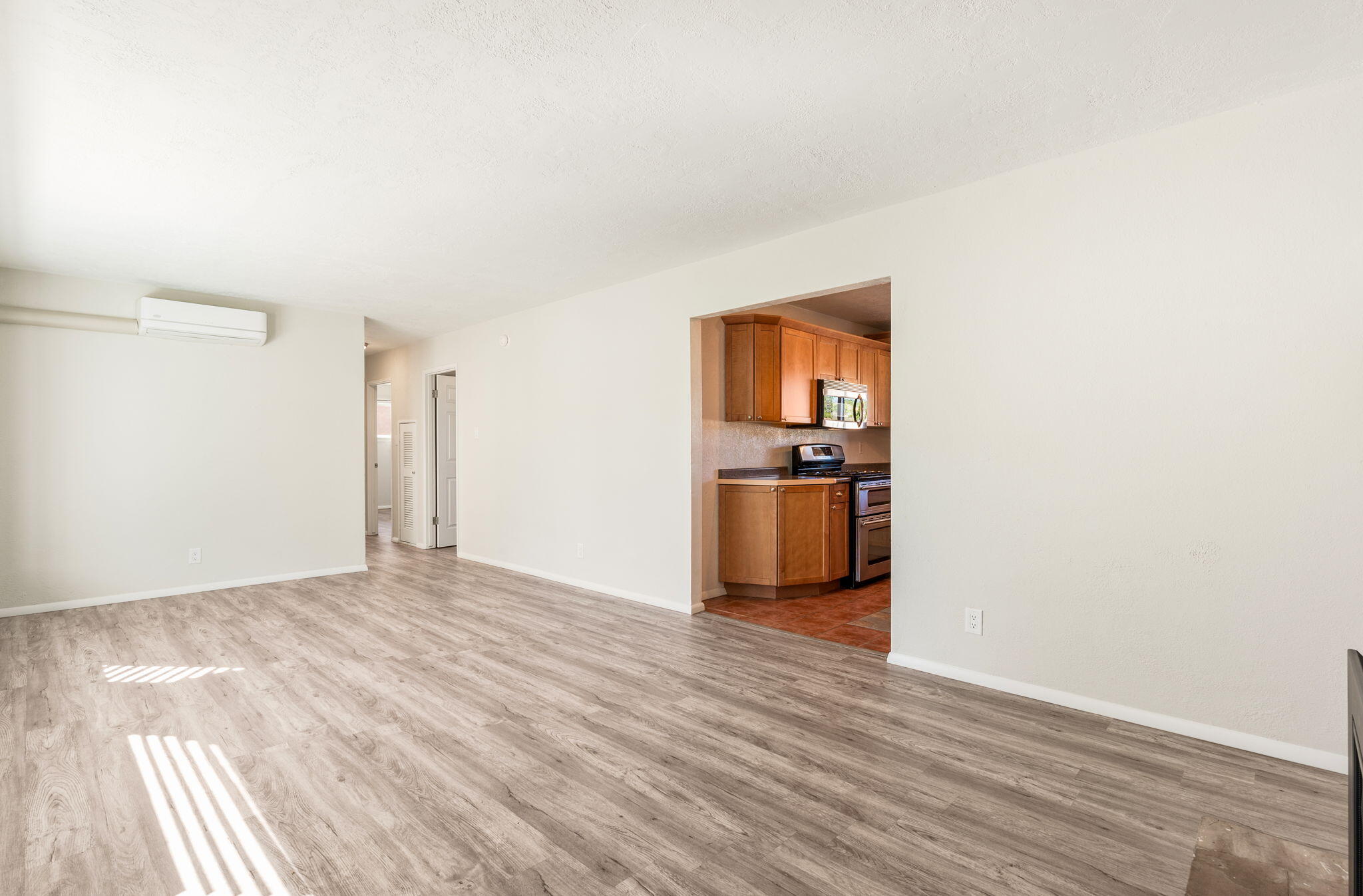 Photo 7 — 2713 San Pablo Street NE