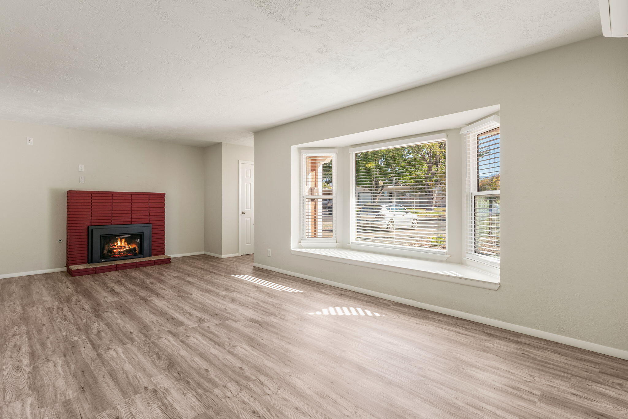 Photo 6 — 2713 San Pablo Street NE