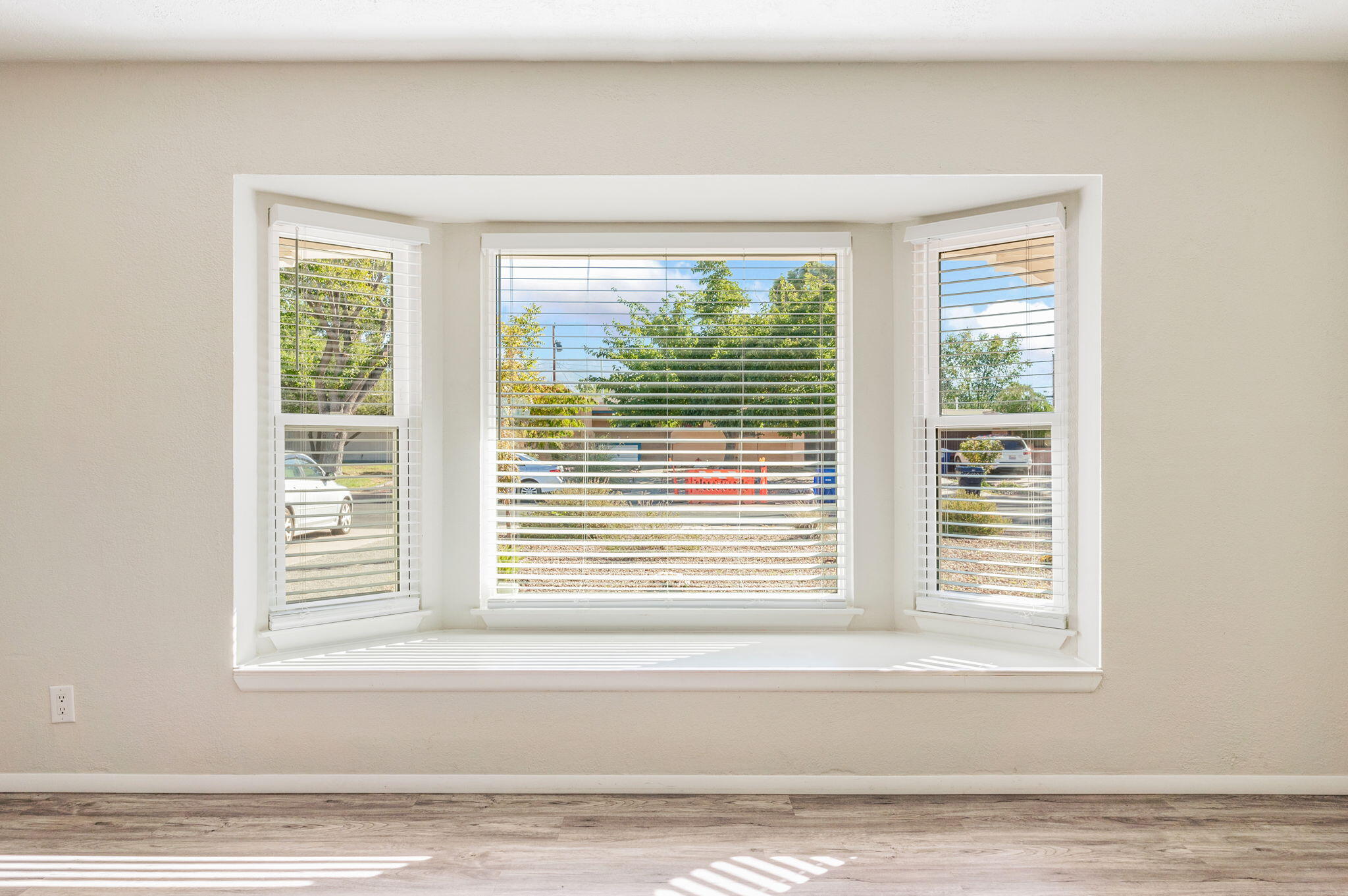 Photo 4 — 2713 San Pablo Street NE