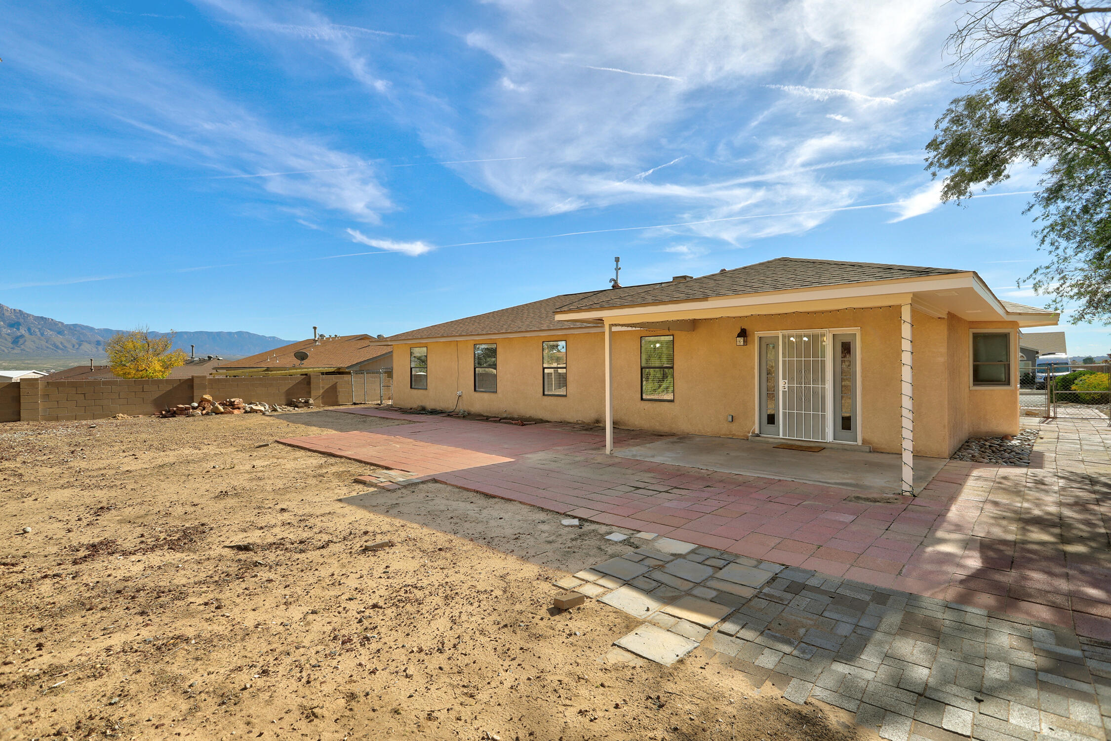 Photo 18 — 1013 Sandia Vista Road NE