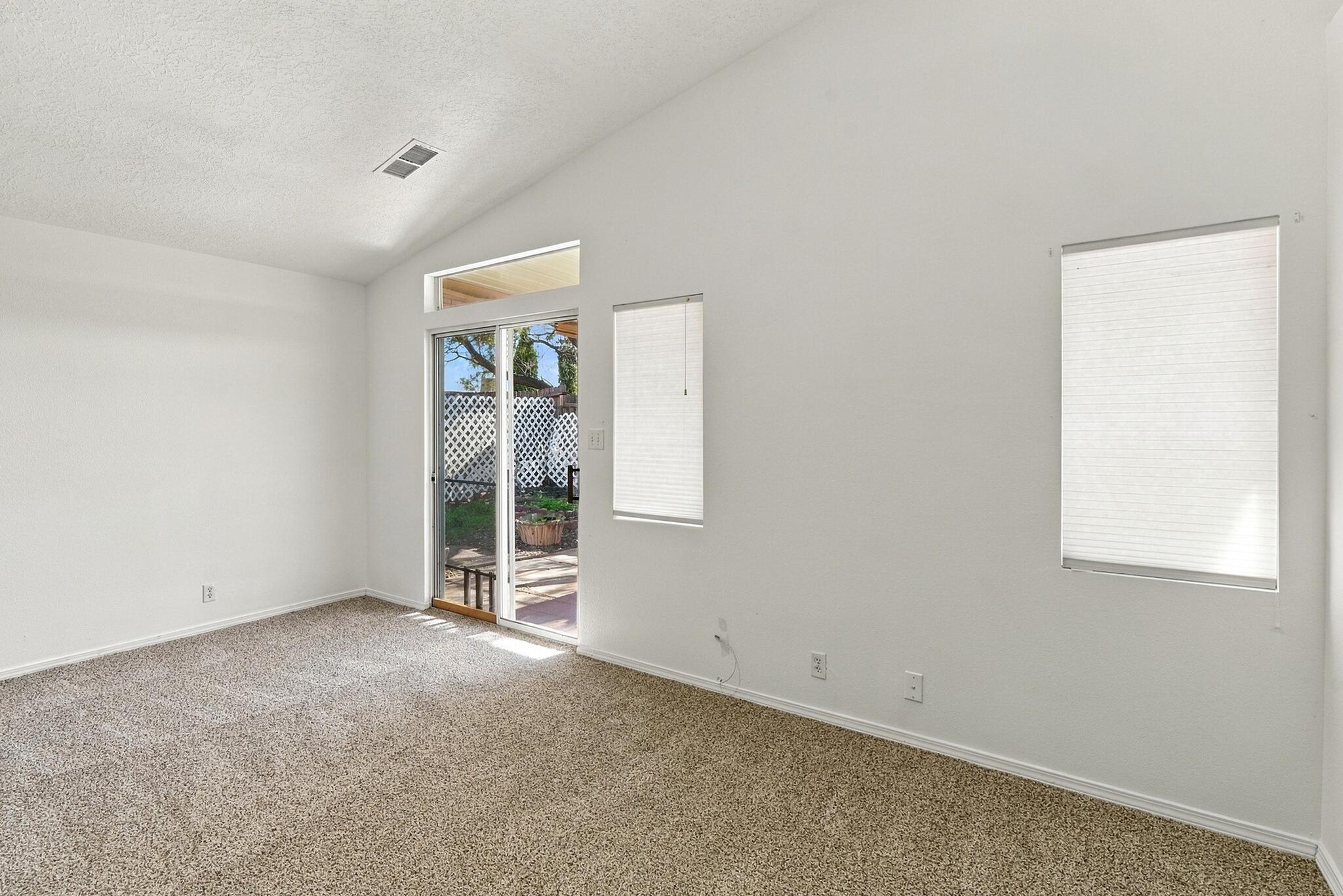 Photo 19 — 4752 Kelly Way NE