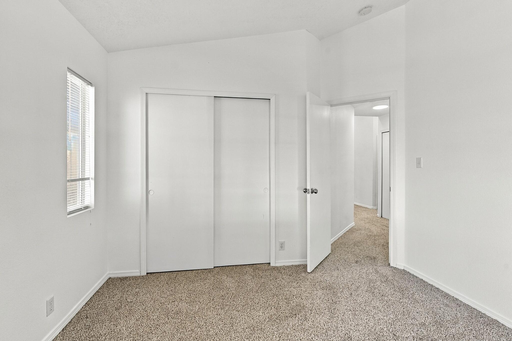 Photo 3 — 4752 Kelly Way NE