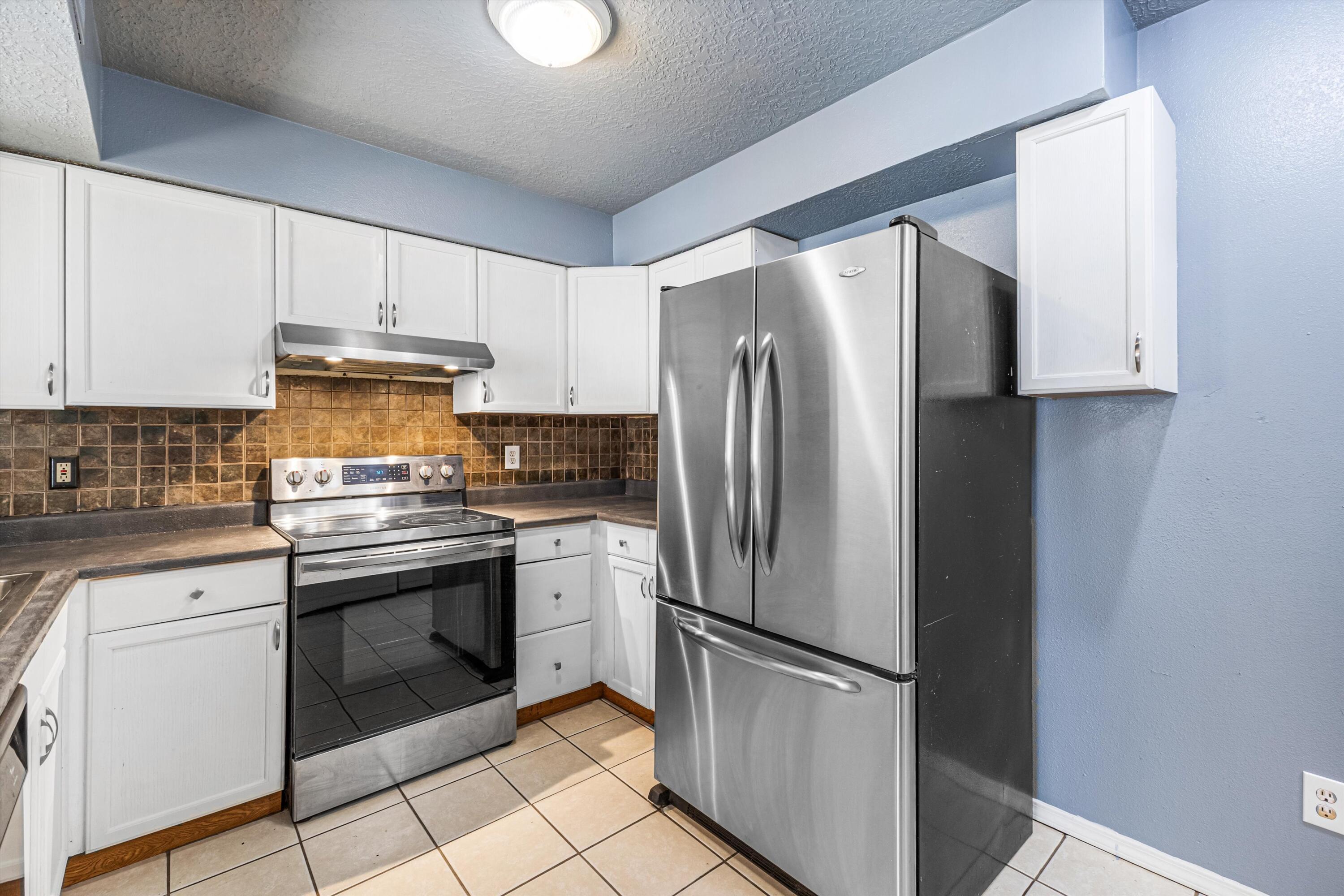 Photo 6 — 951 W Sky Street SW