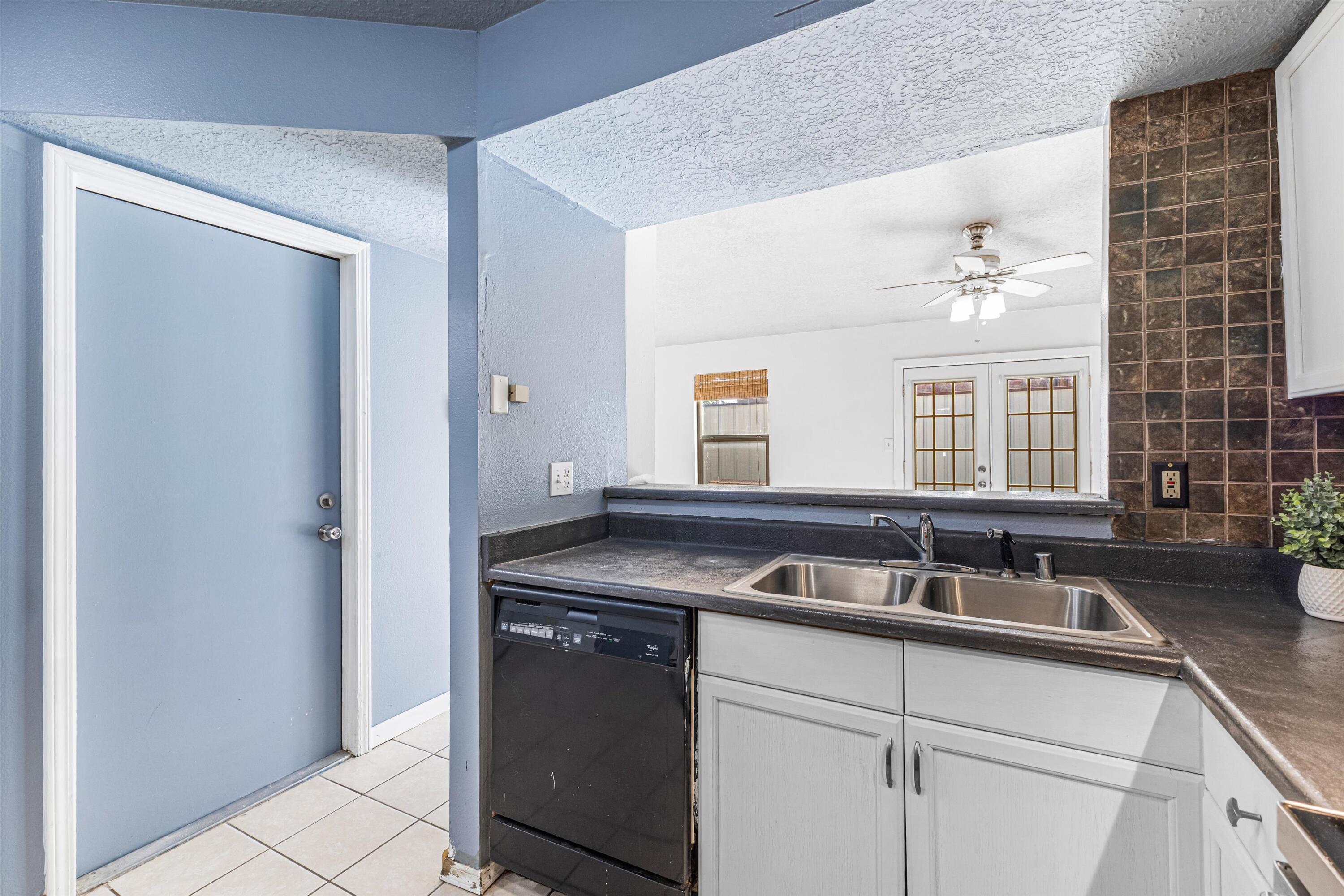 Photo 8 — 951 W Sky Street SW
