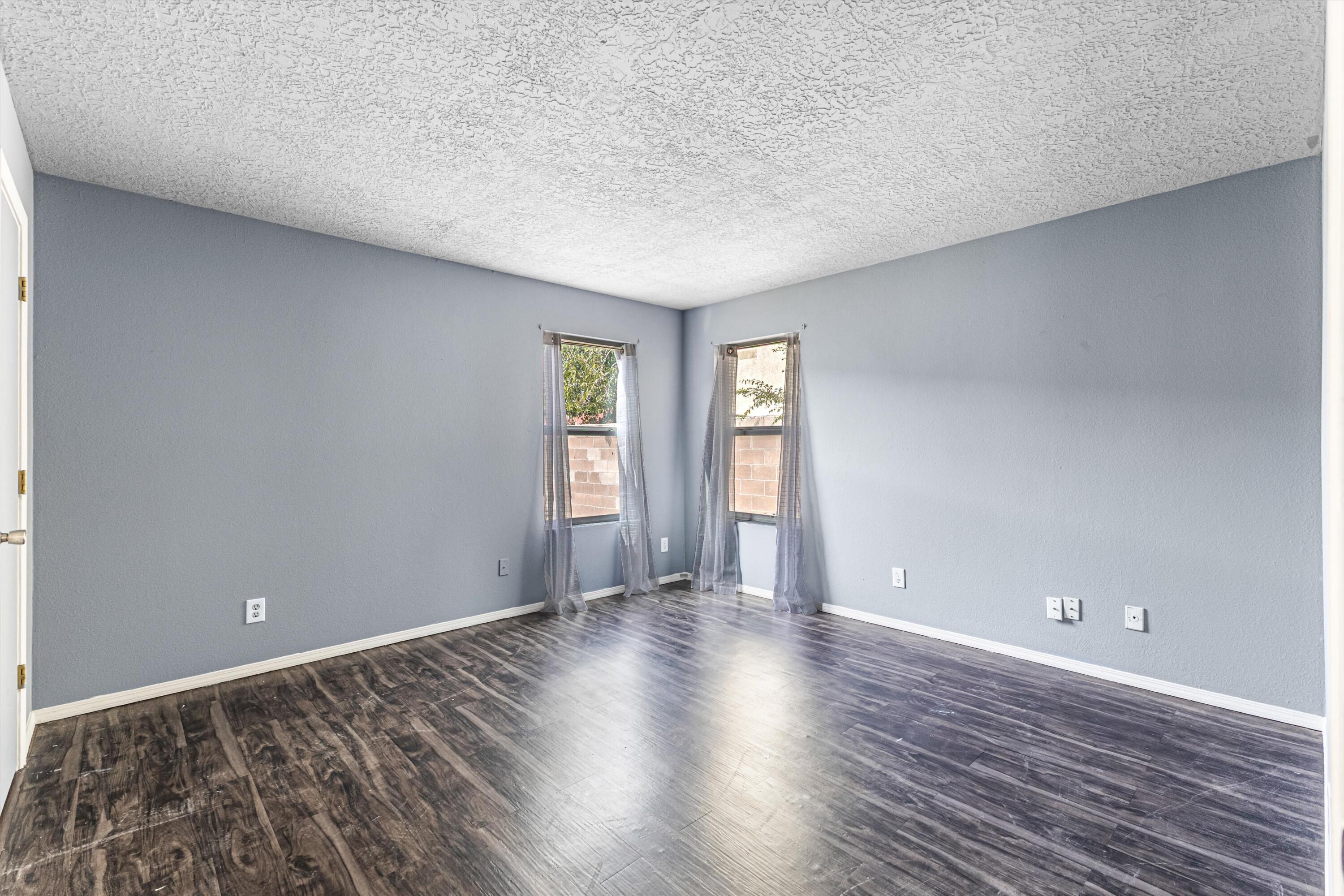 Photo 11 — 951 W Sky Street SW