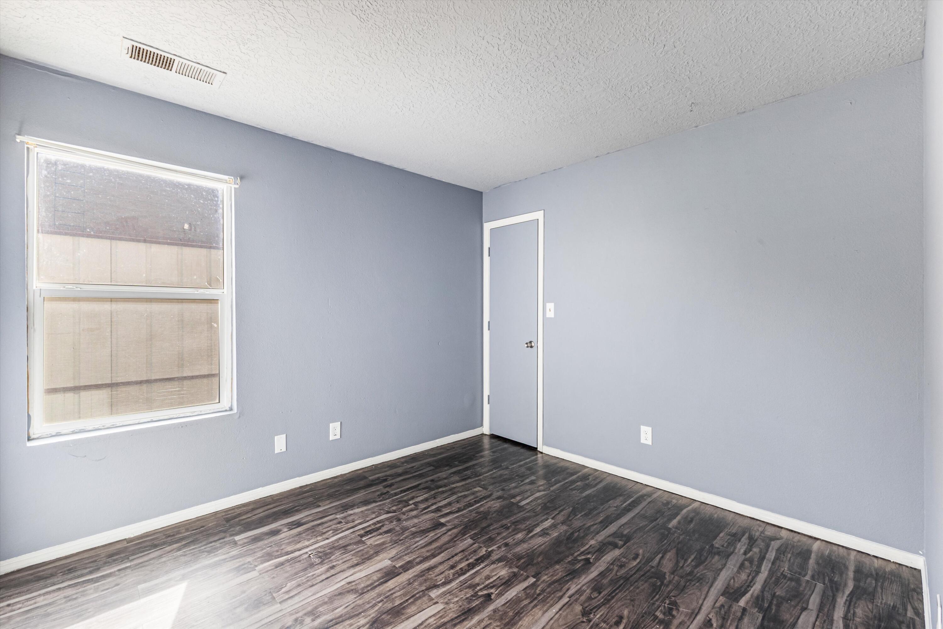 Photo 12 — 951 W Sky Street SW