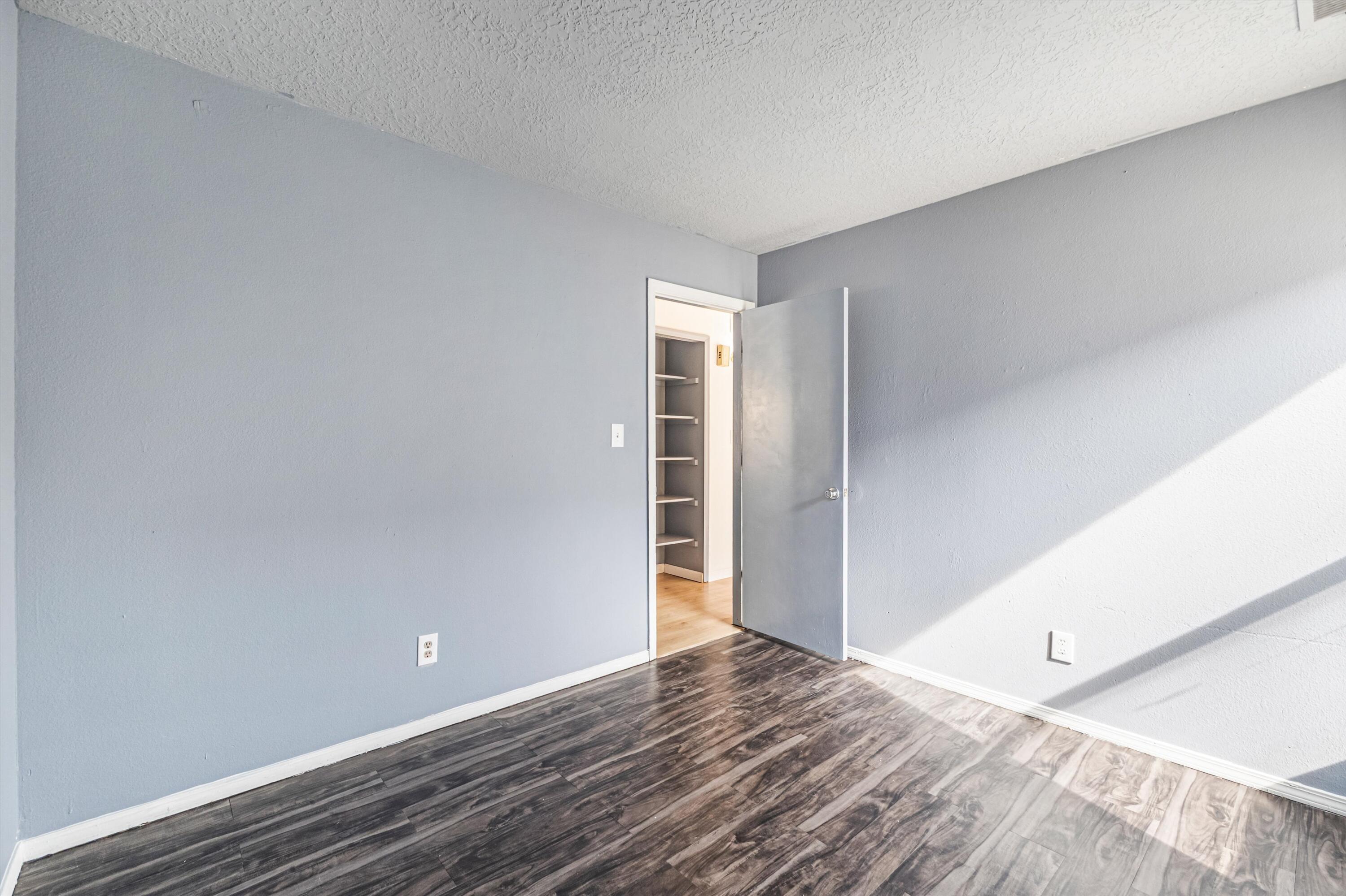 Photo 13 — 951 W Sky Street SW