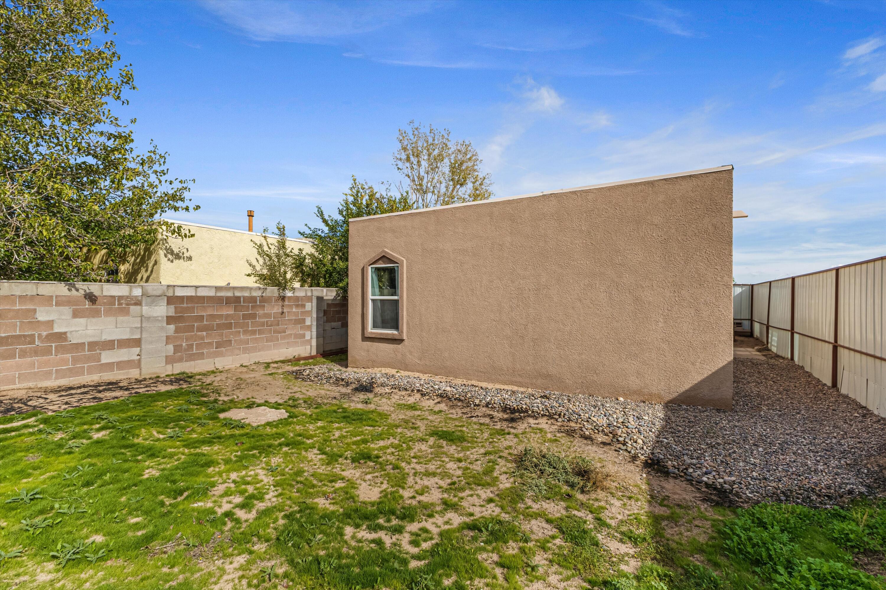 Photo 18 — 951 W Sky Street SW
