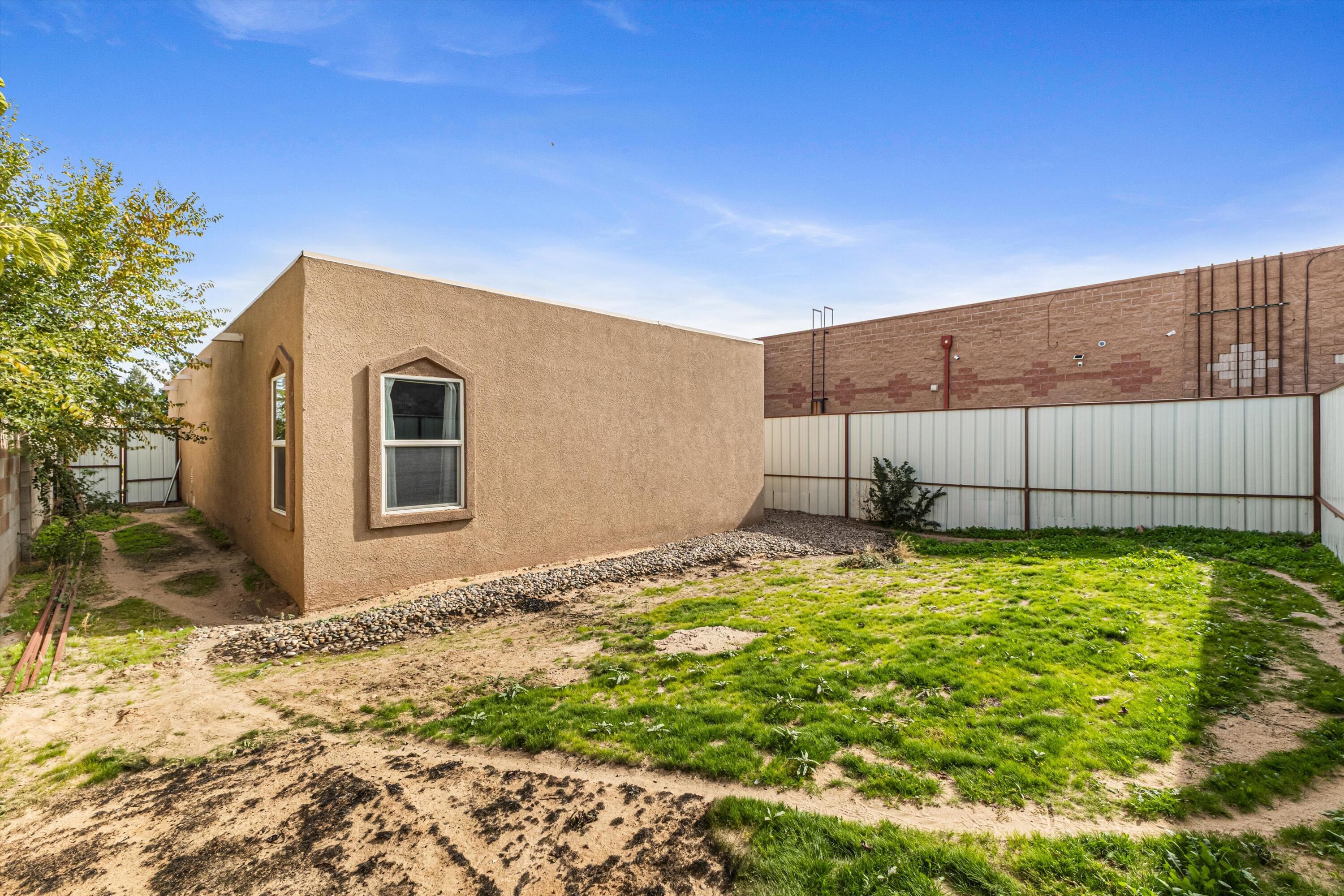 Photo 19 — 951 W Sky Street SW