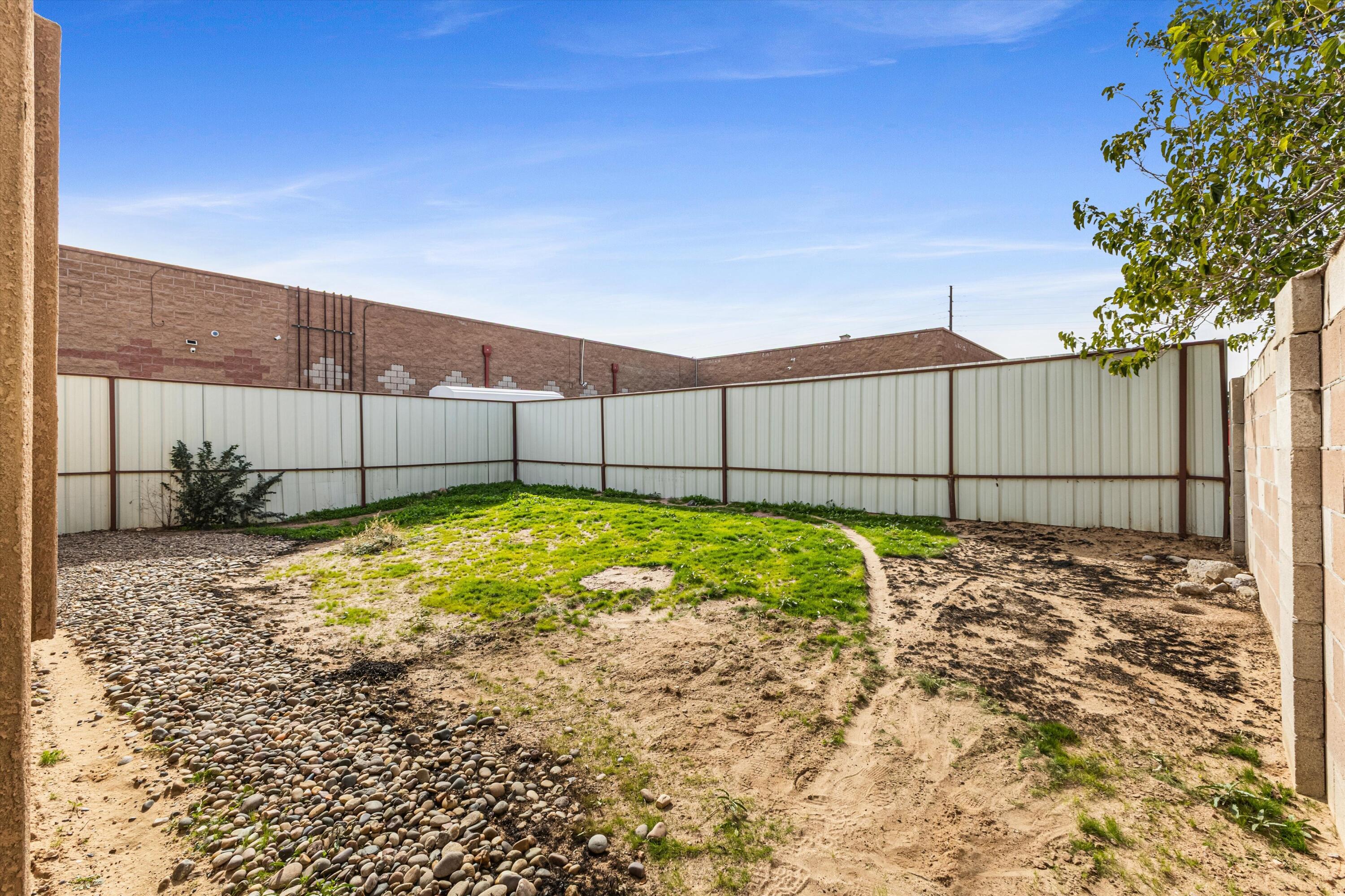 Photo 3 — 951 W Sky Street SW