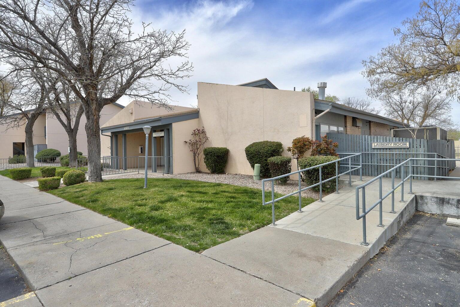 Photo 3 — 4601 Carlisle Boulevard NE D-03