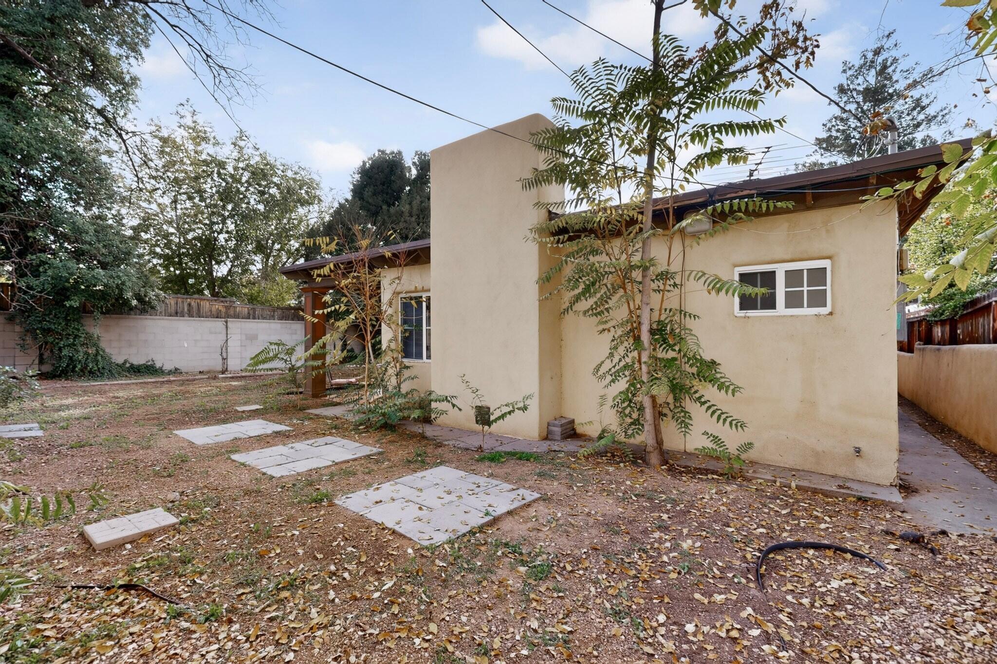 Photo 16 — 608 Amherst Drive SE