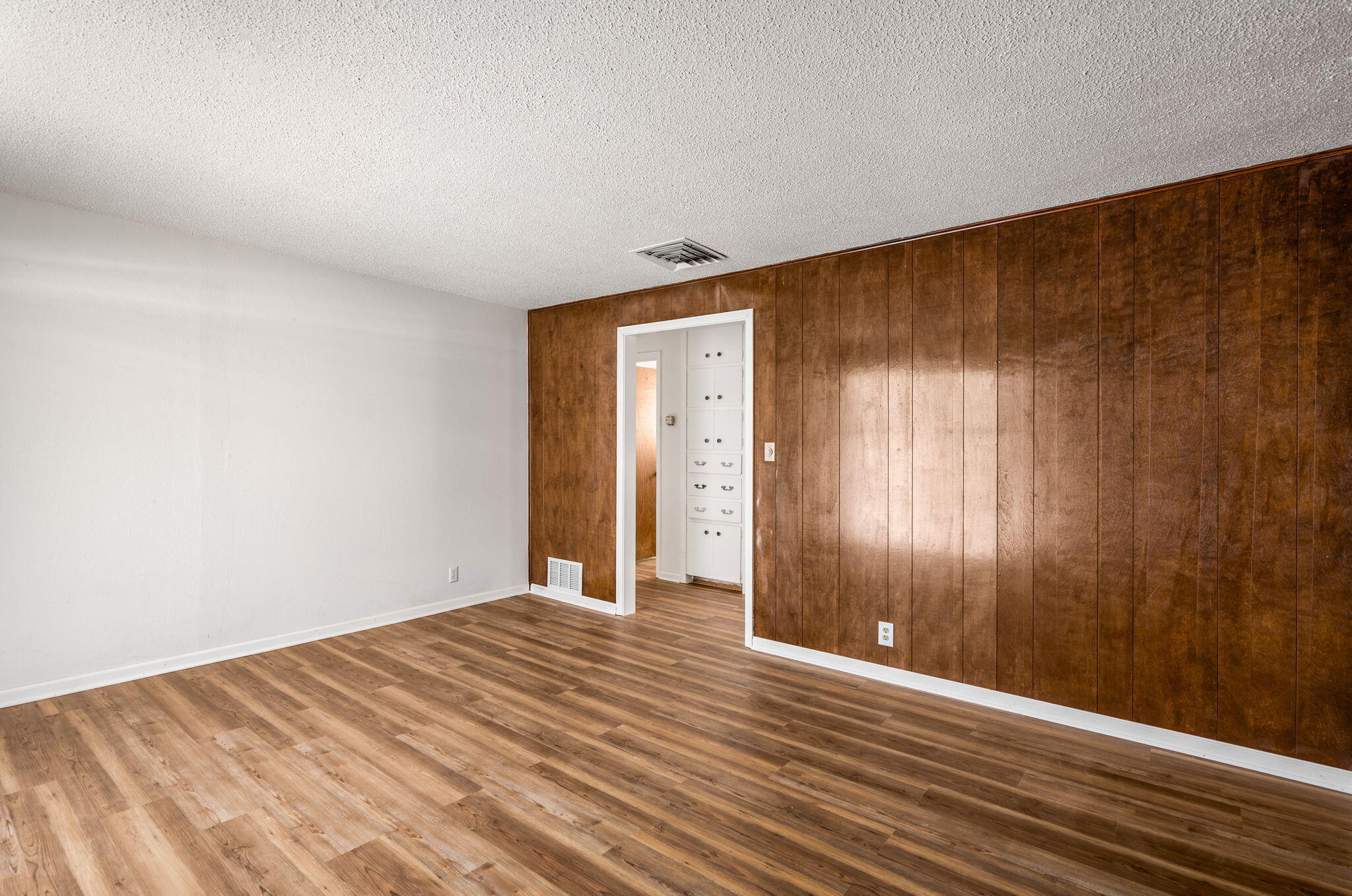Photo 14 — 3212 De Vita Road SW