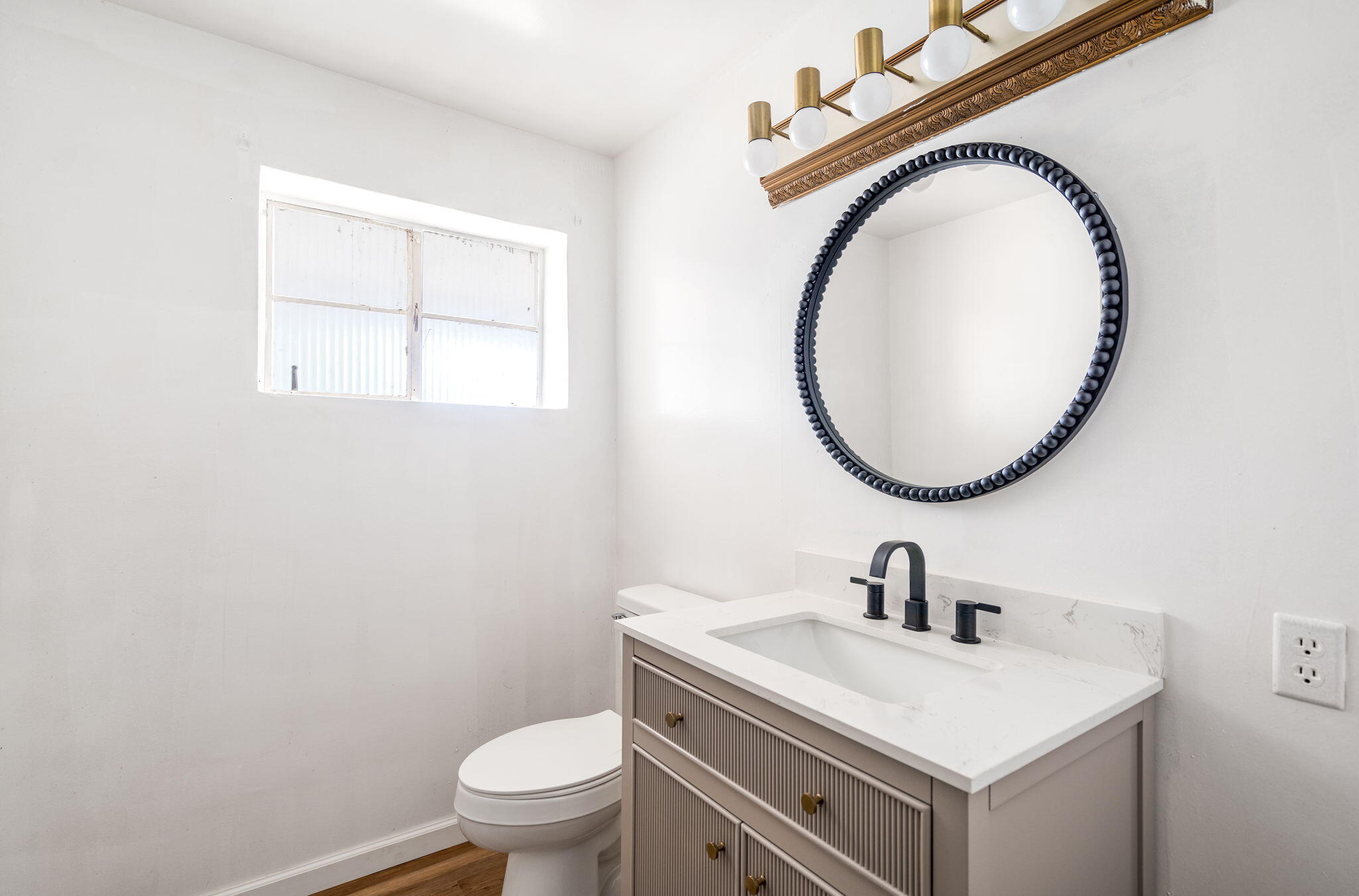 Photo 13 — 3212 De Vita Road SW