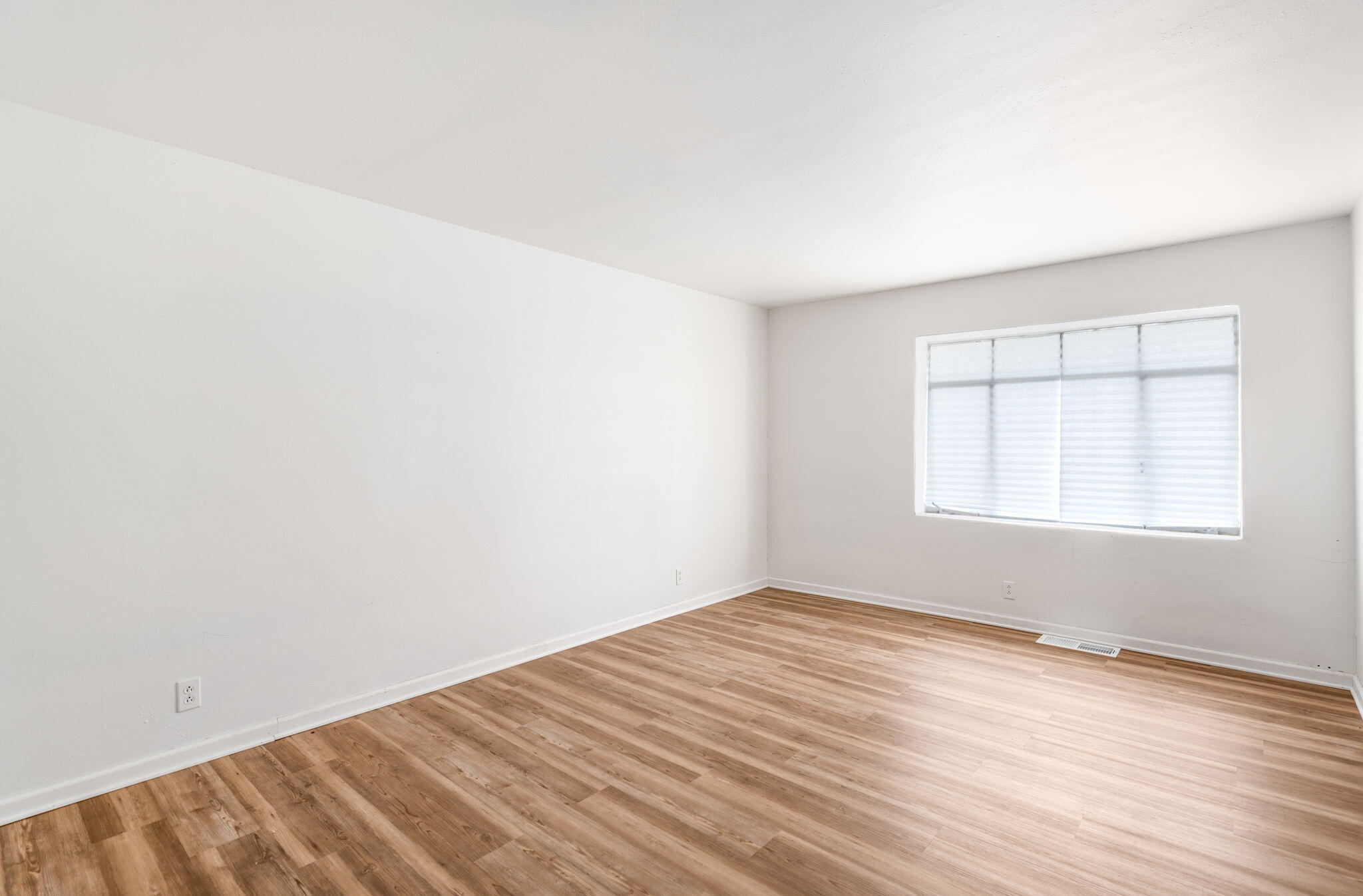 Photo 12 — 3212 De Vita Road SW