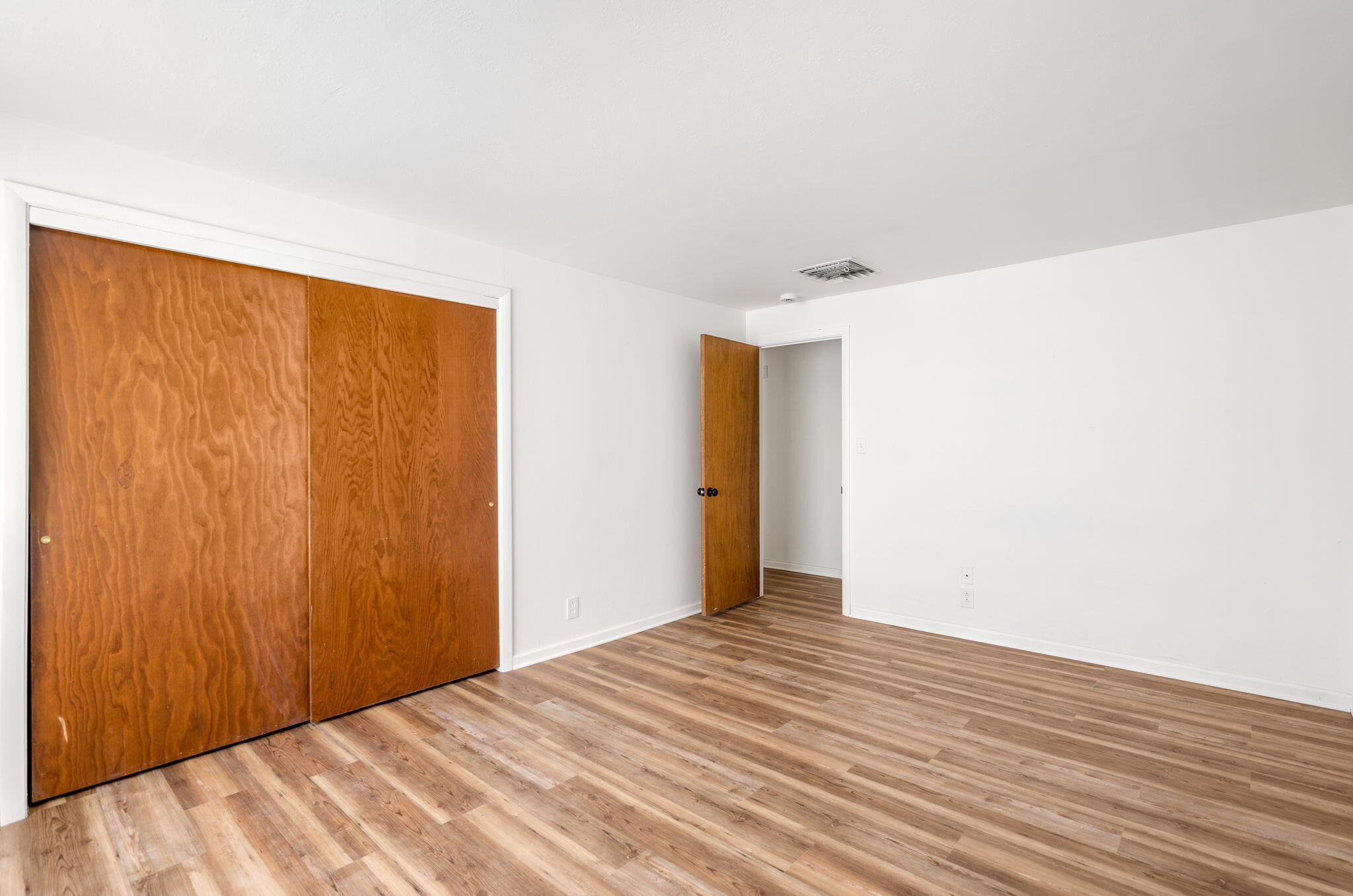 Photo 11 — 3212 De Vita Road SW