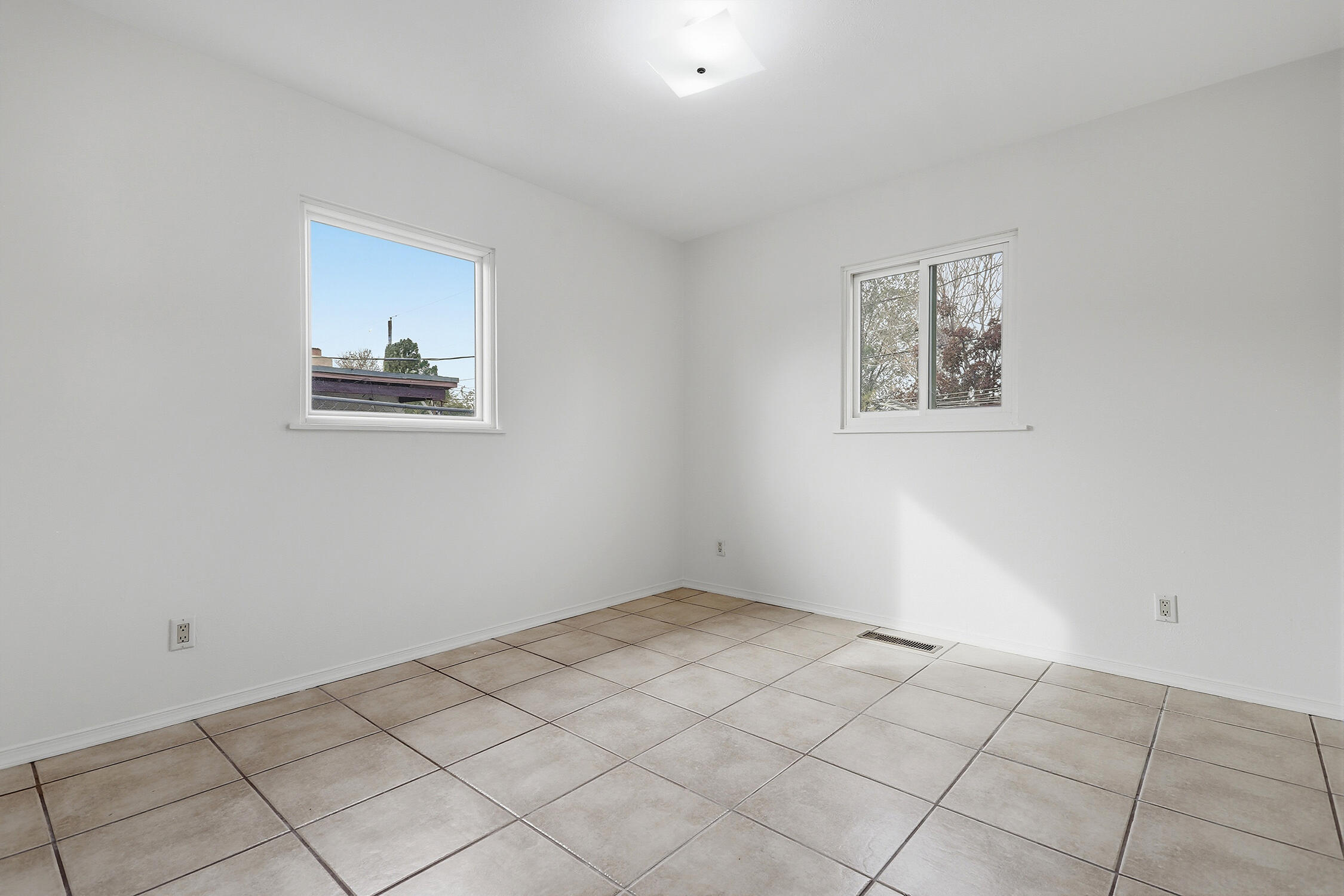 Photo 10 — 4813 Palo Duro Avenue NE