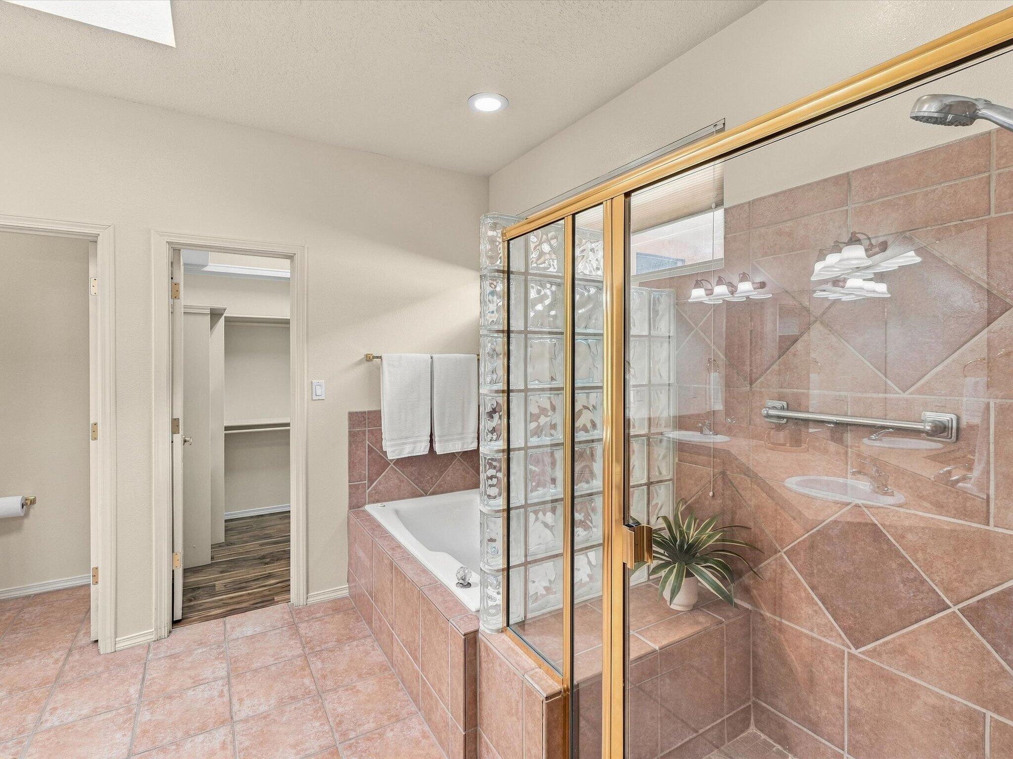 Photo 2 — 208 Serenity Hills Place SE