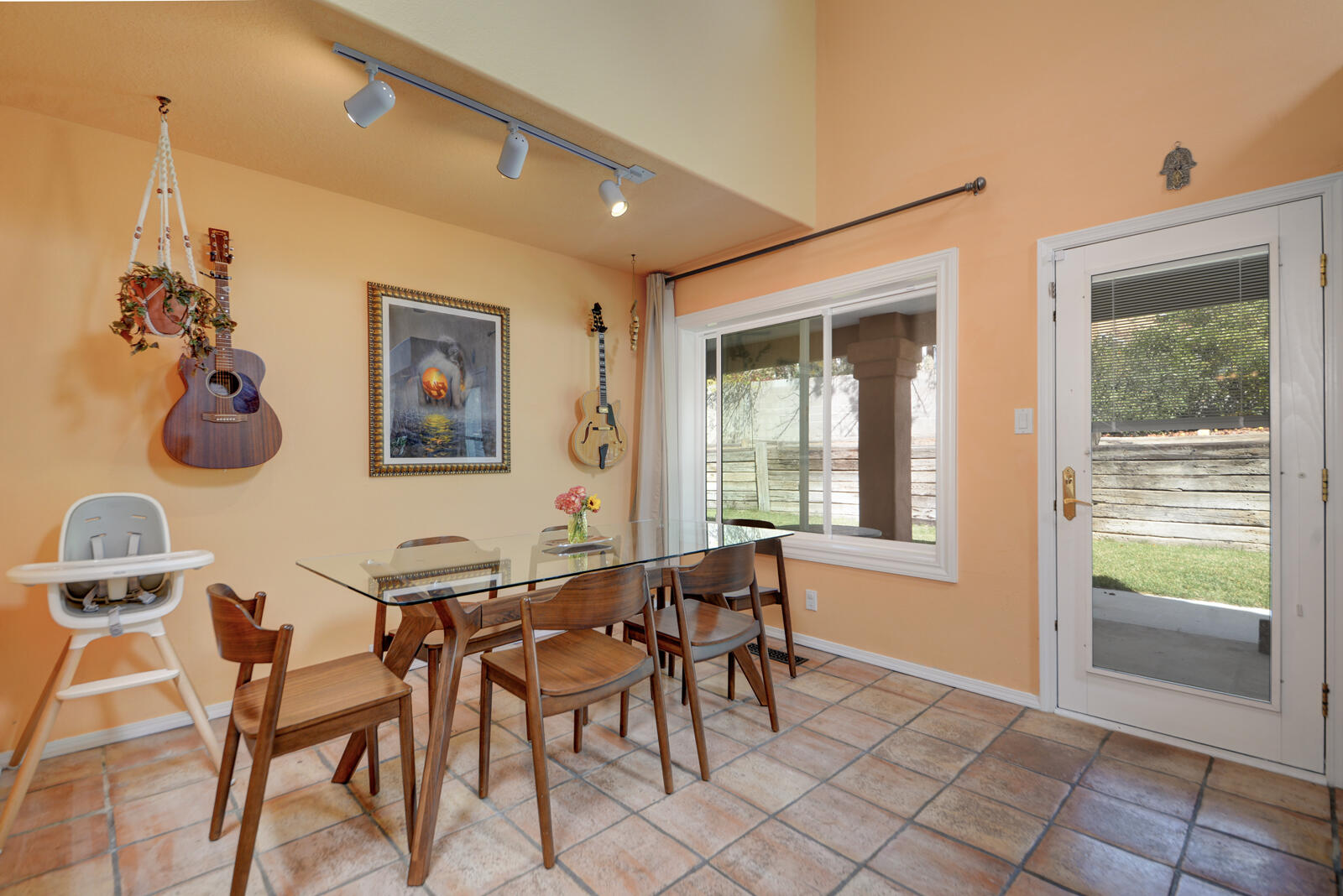 Photo 3 — 13413 Pinnacle Court NE