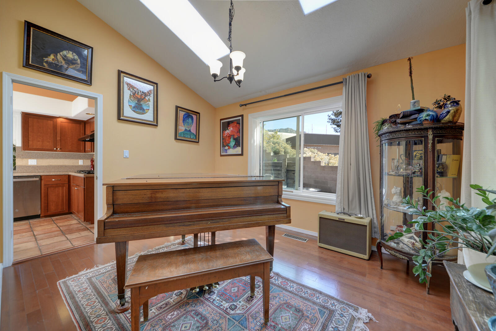 Photo 5 — 13413 Pinnacle Court NE