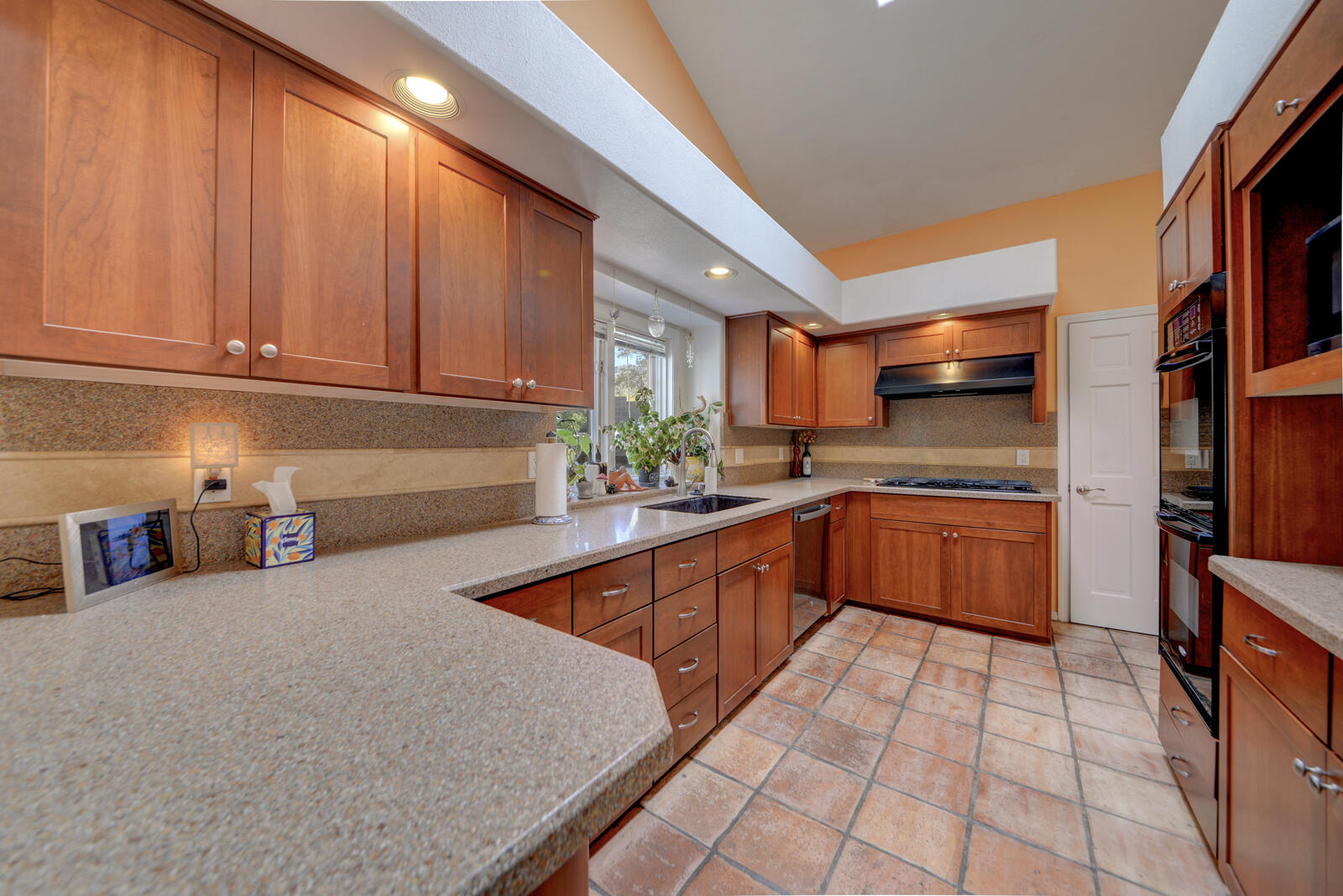 Photo 7 — 13413 Pinnacle Court NE