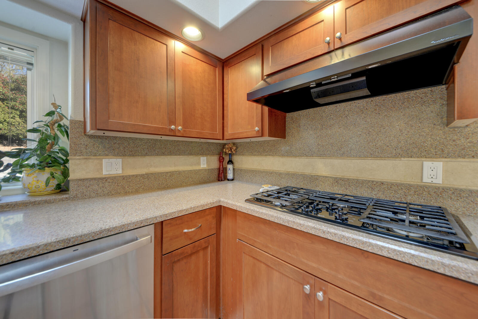 Photo 9 — 13413 Pinnacle Court NE