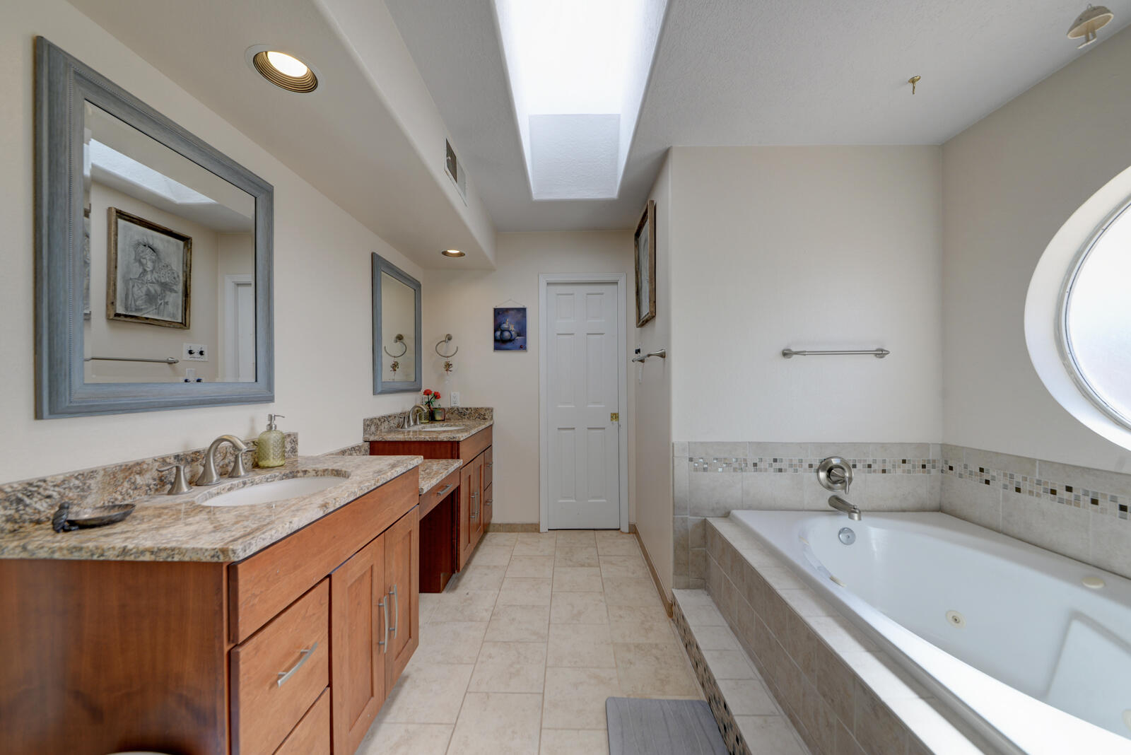 Photo 19 — 13413 Pinnacle Court NE