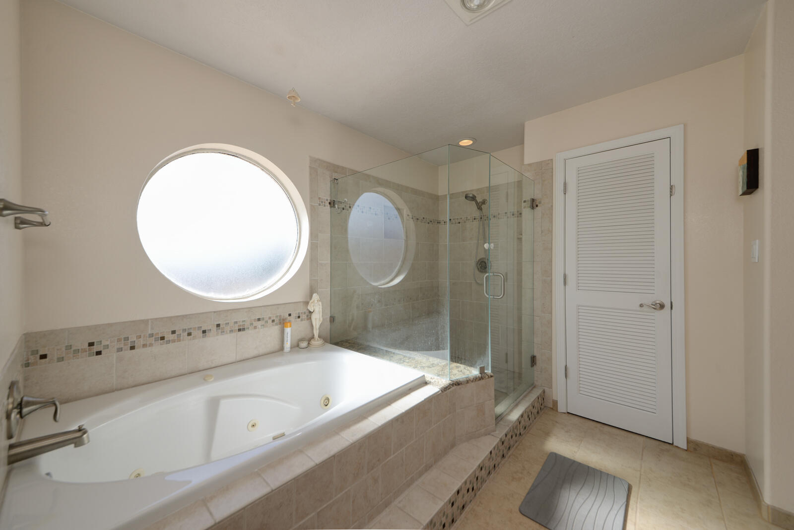 Photo 20 — 13413 Pinnacle Court NE