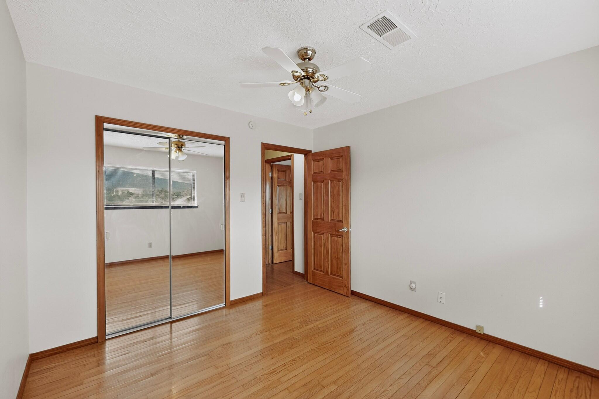 Photo 11 — 10 Aspen Road