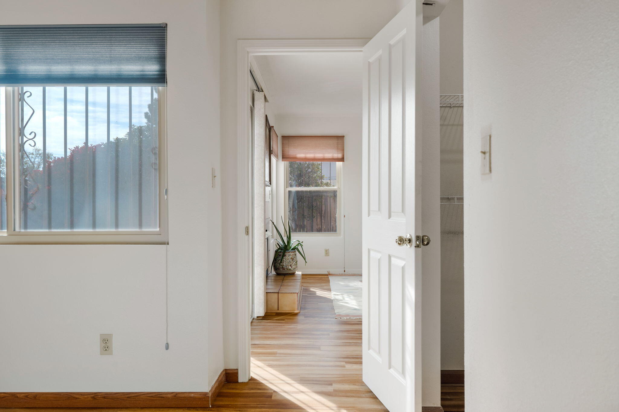 Photo 11 — 1616 Debra Place NE