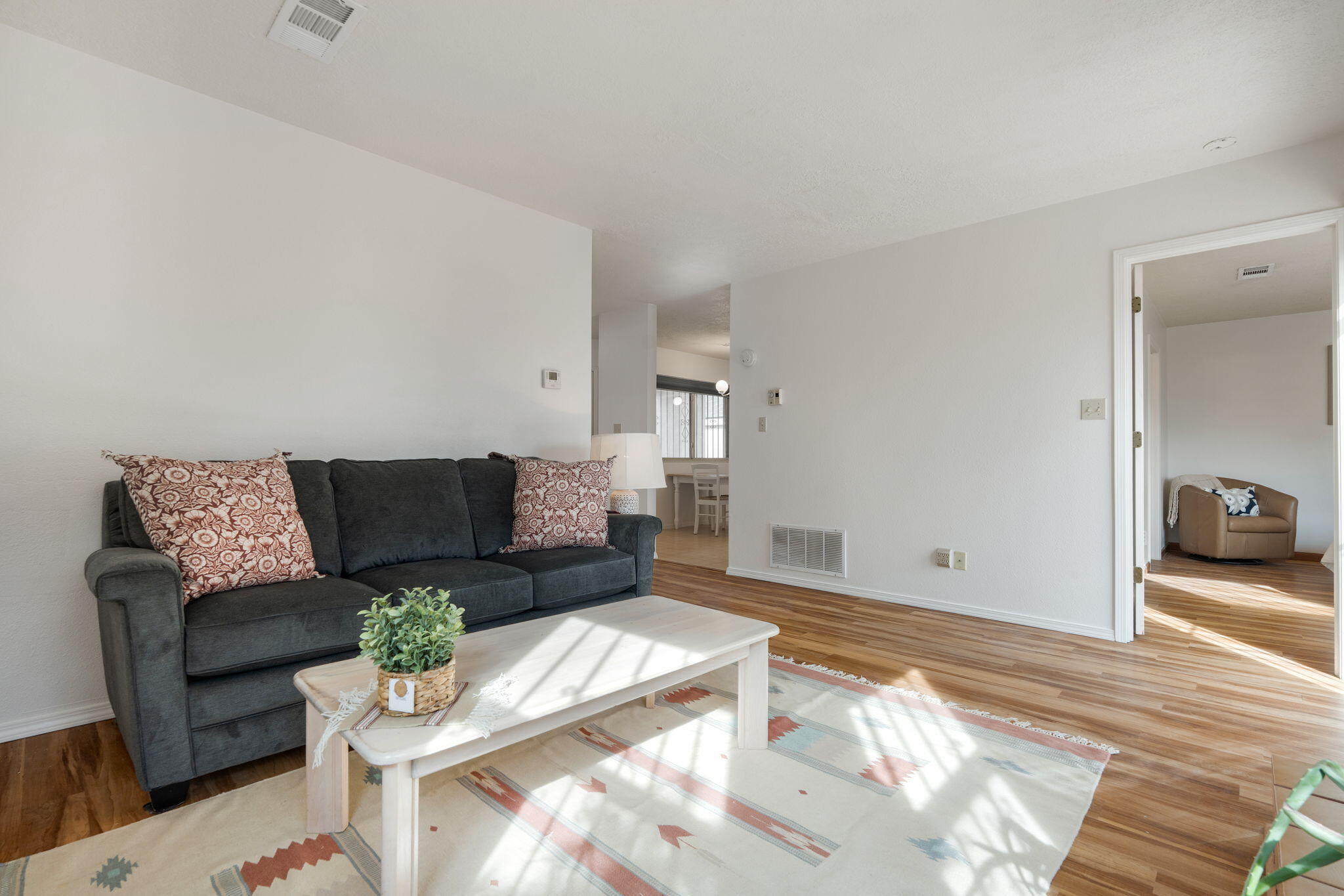 Photo 14 — 1616 Debra Place NE