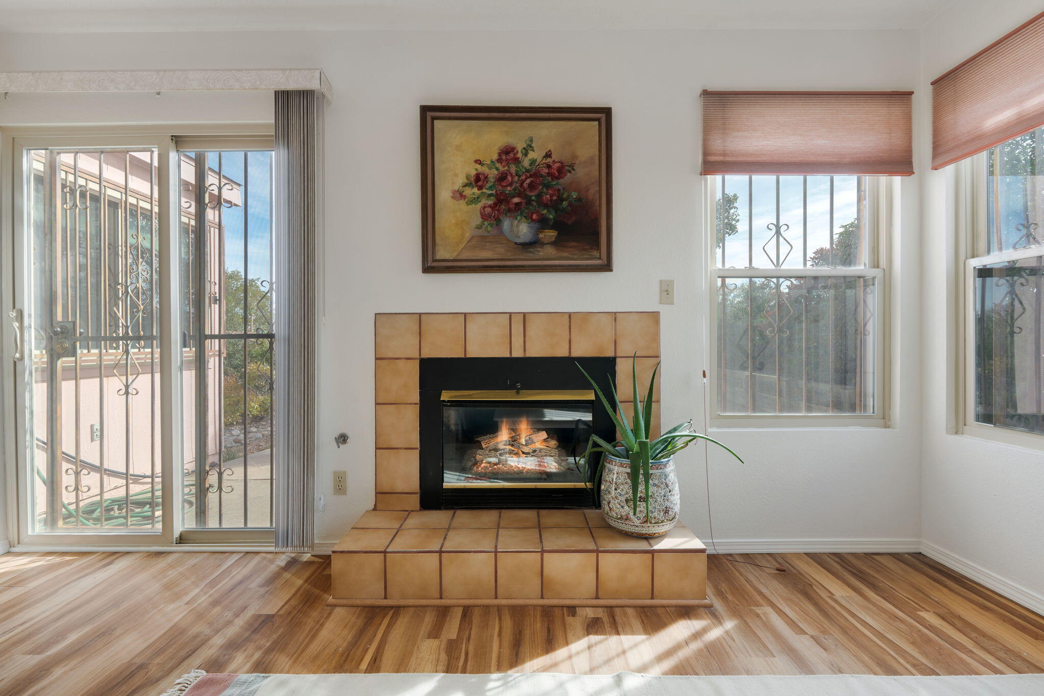 Photo 15 — 1616 Debra Place NE