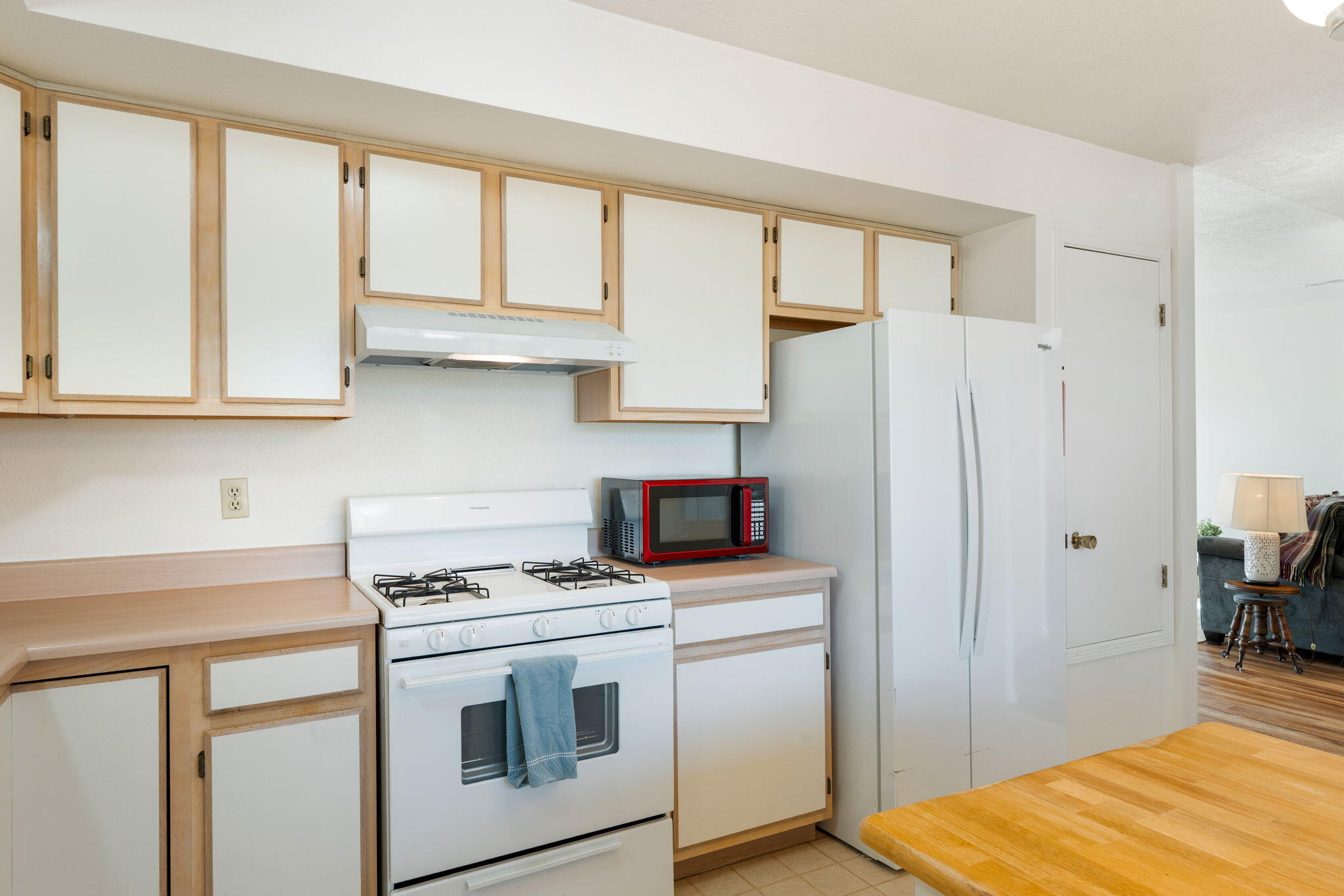 Photo 16 — 1616 Debra Place NE