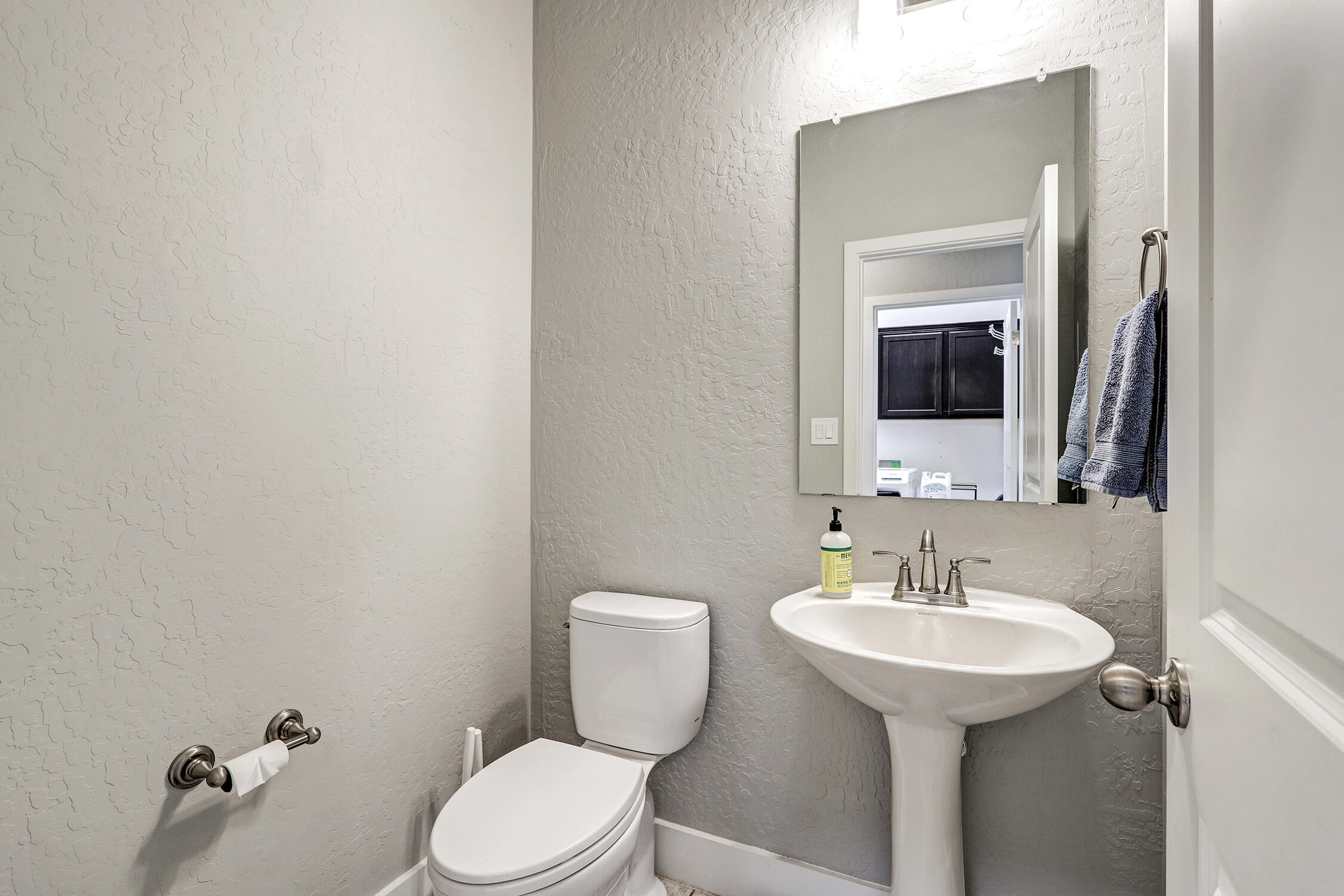 Photo 12 — 7713 Majesty Court NW