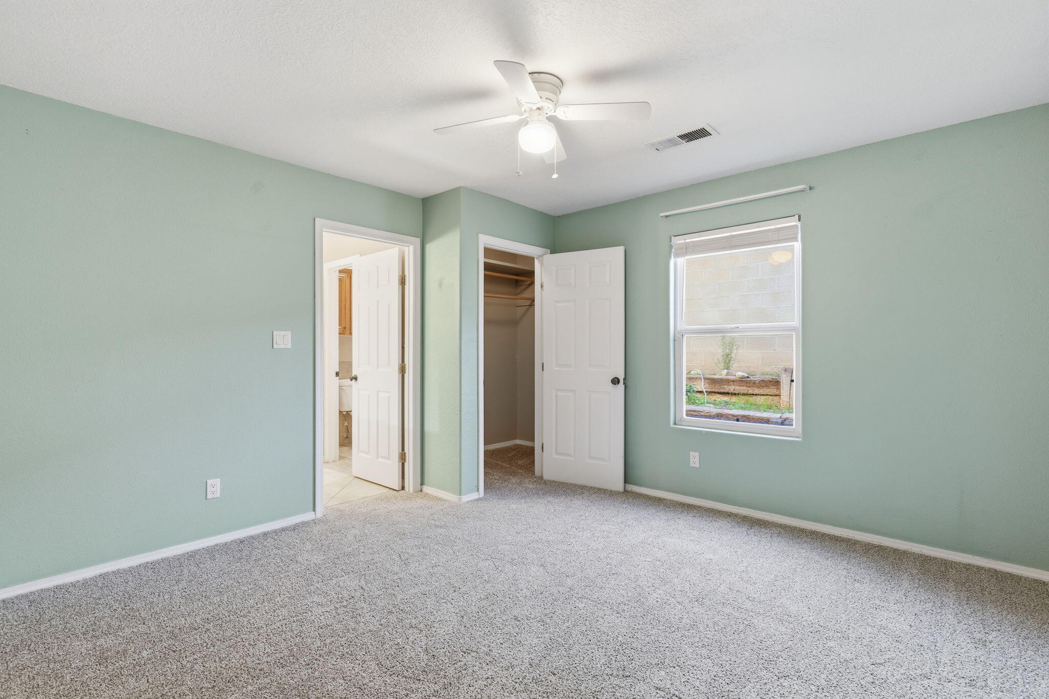Photo 13 — 3202 May Circle SE
