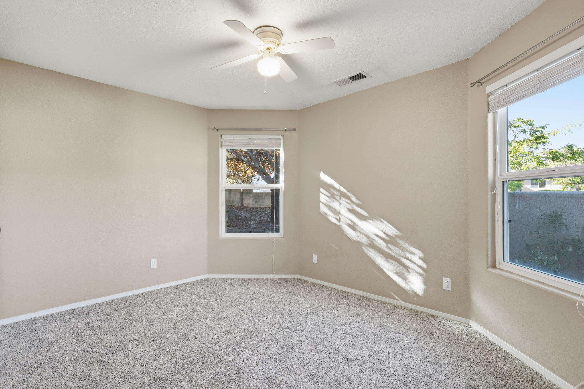 Photo 11 — 3202 May Circle SE